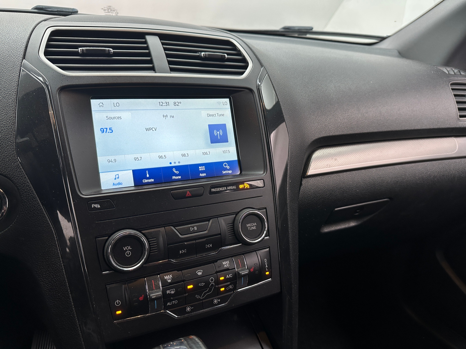 Thumbnail: 2018 Ford Explorer - 3