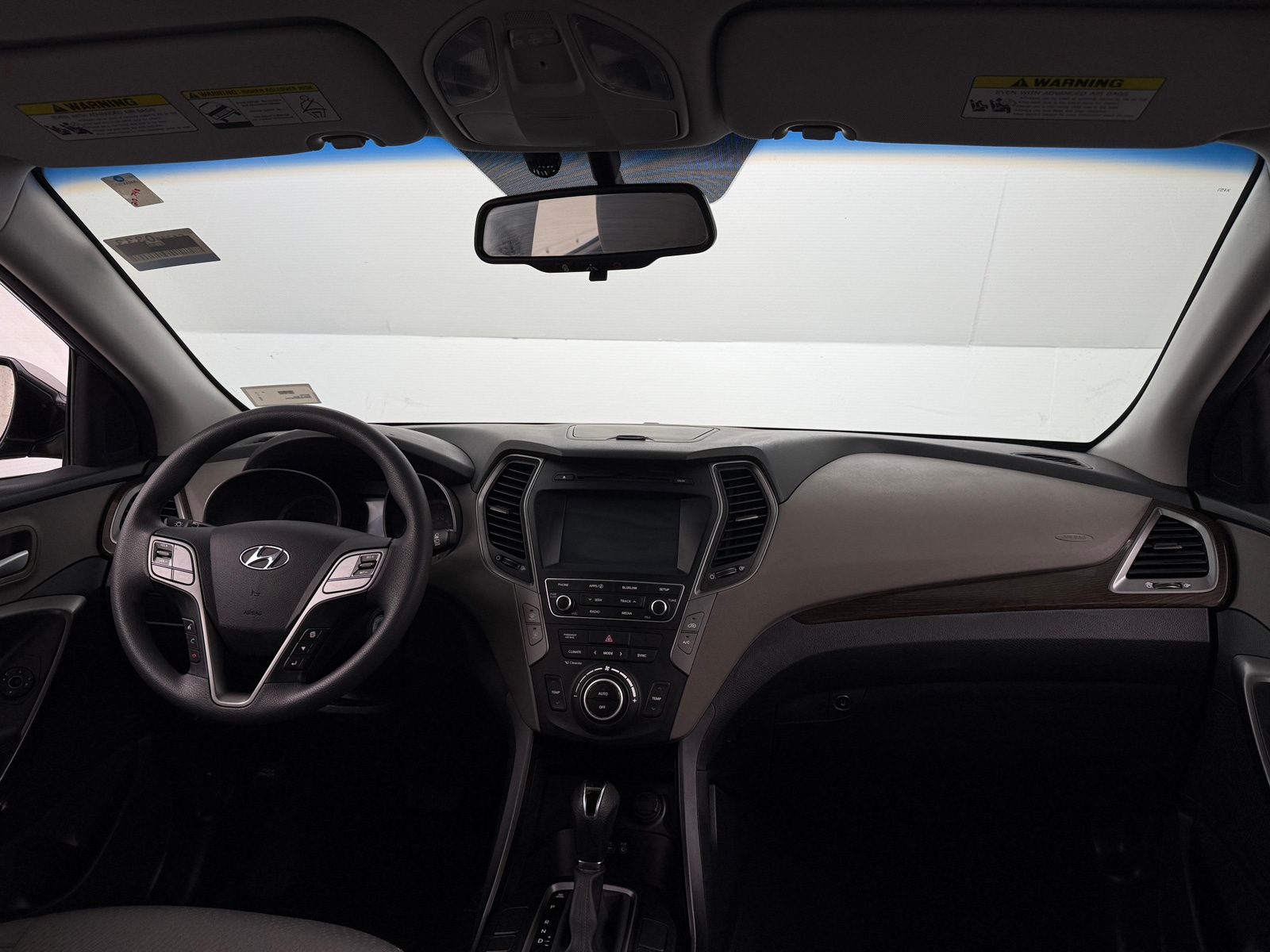 Thumbnail: 2017 Hyundai Santa Fe - 3
