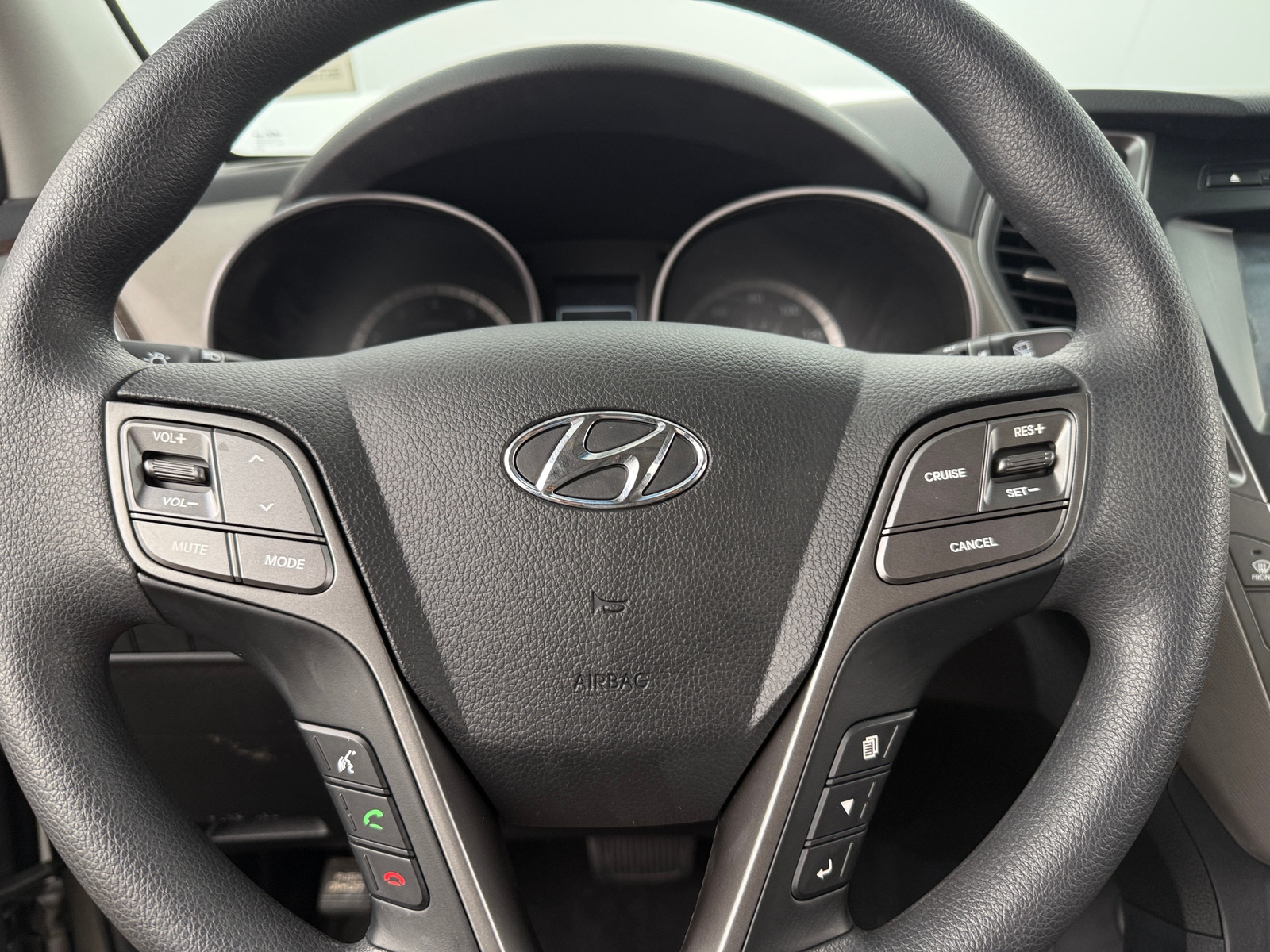 Thumbnail: 2017 Hyundai Santa Fe - 5