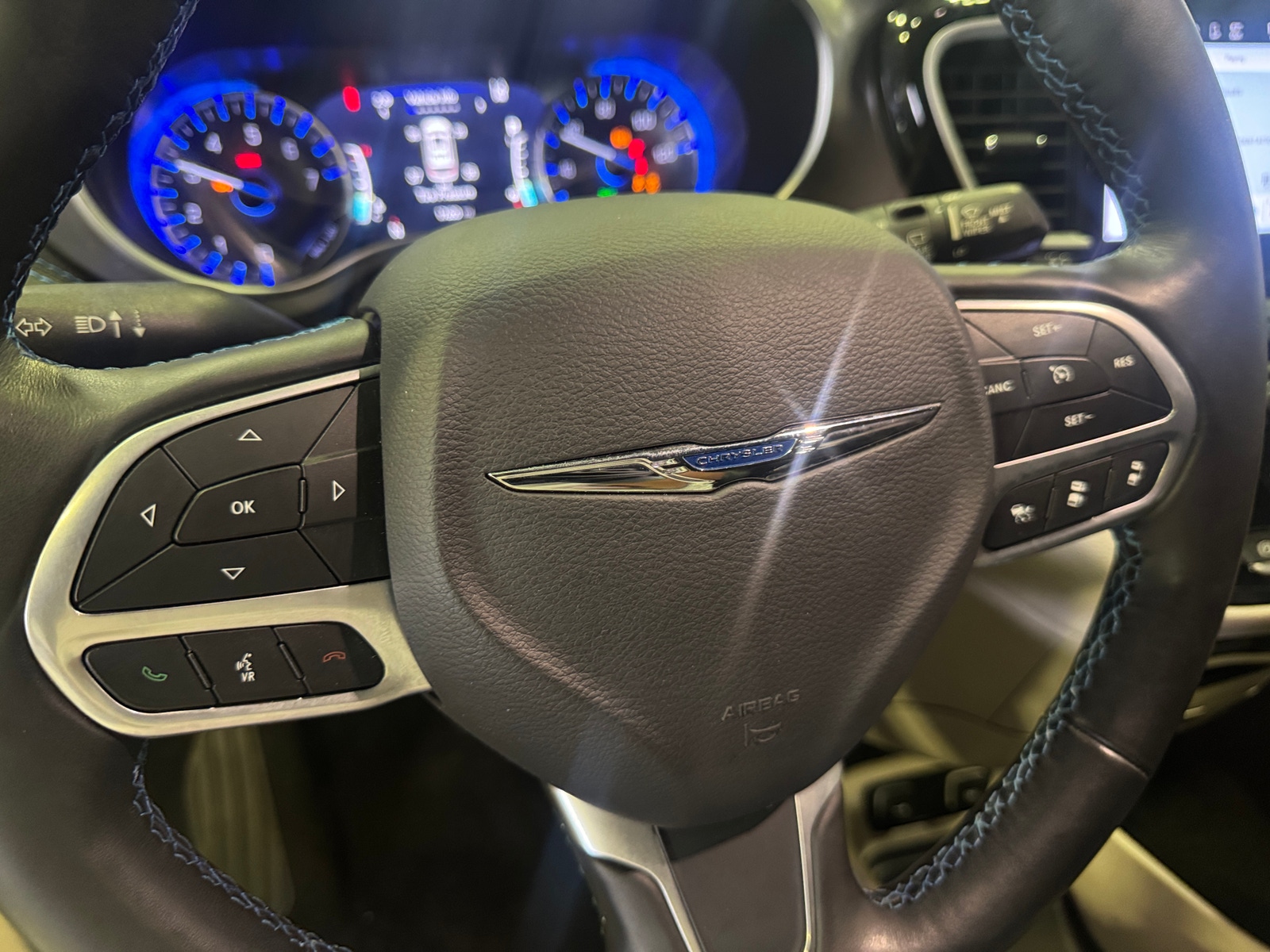 Thumbnail: 2021 Chrysler Pacifica - 4