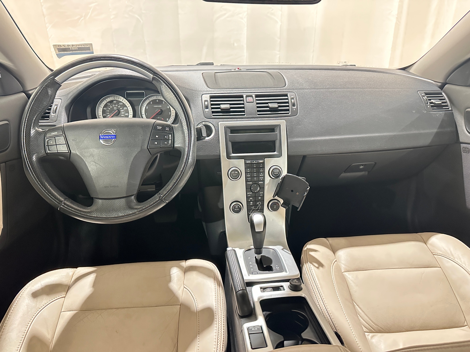 Thumbnail: 2013 Volvo C70 - 2