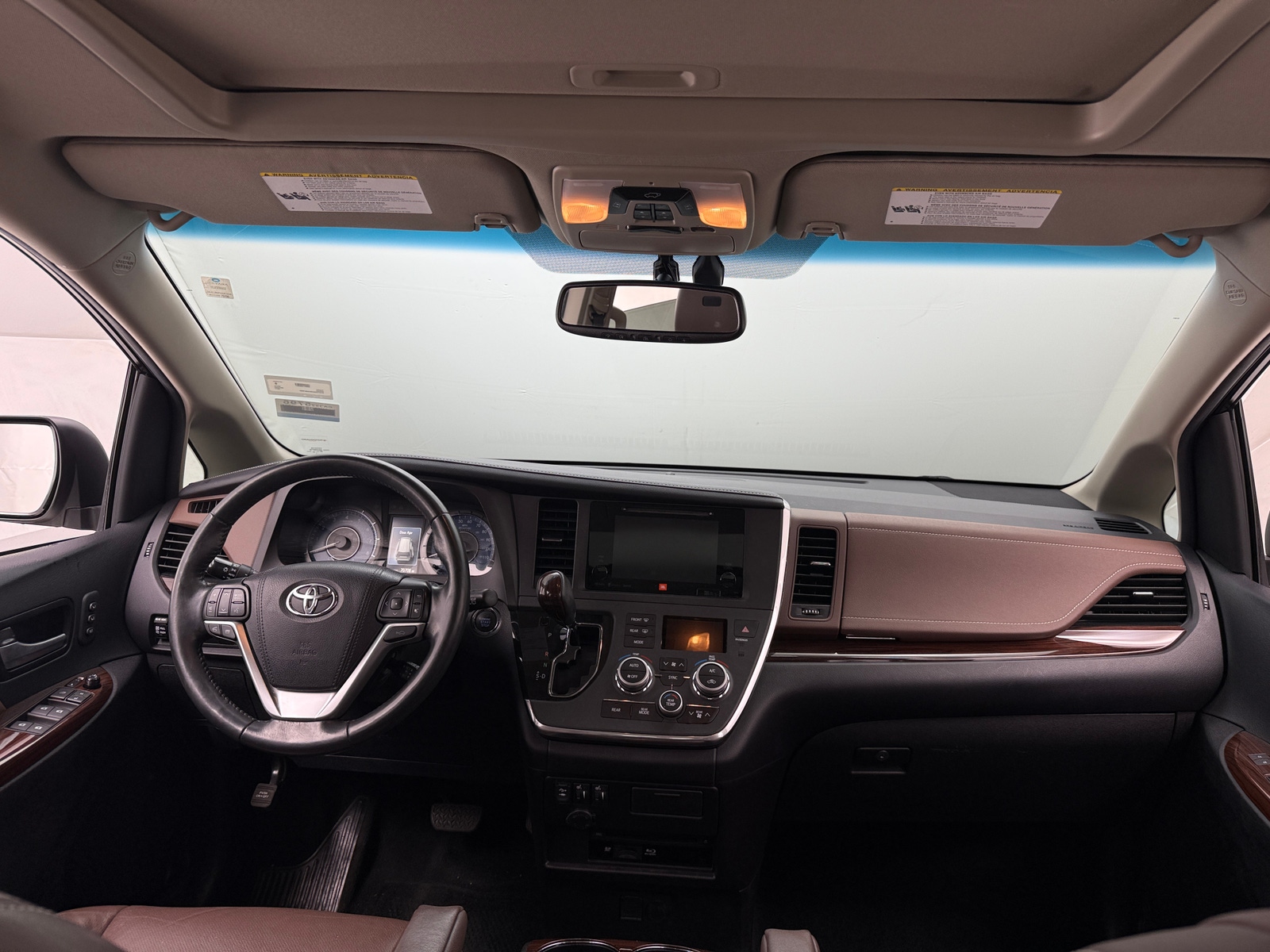 Thumbnail: 2017 Toyota Sienna - 2