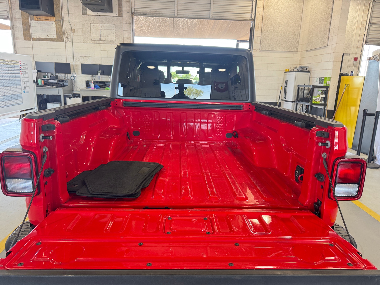 Thumbnail: 2022 Jeep Gladiator - 7