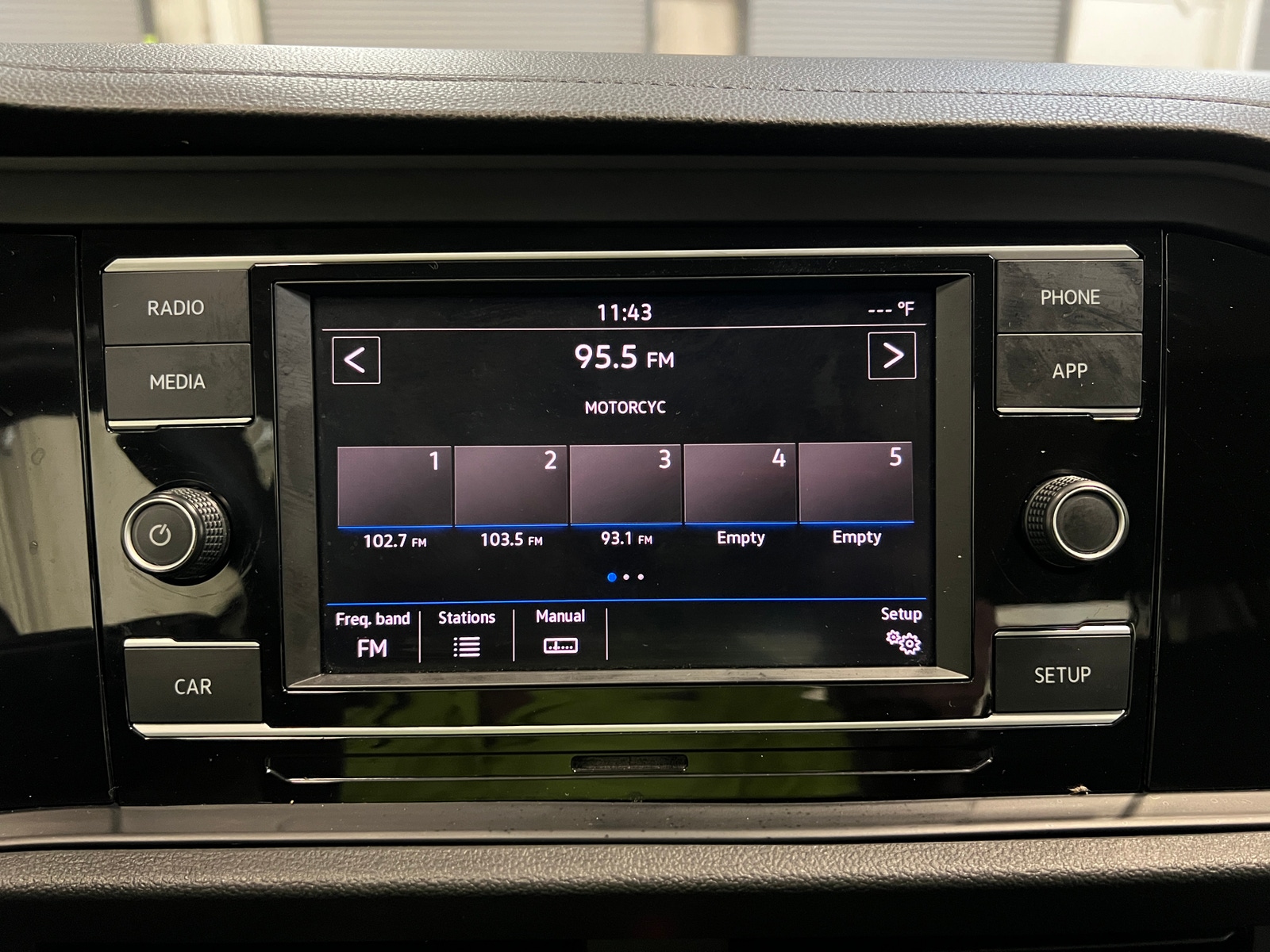 Thumbnail: 2019 Volkswagen Jetta - 4