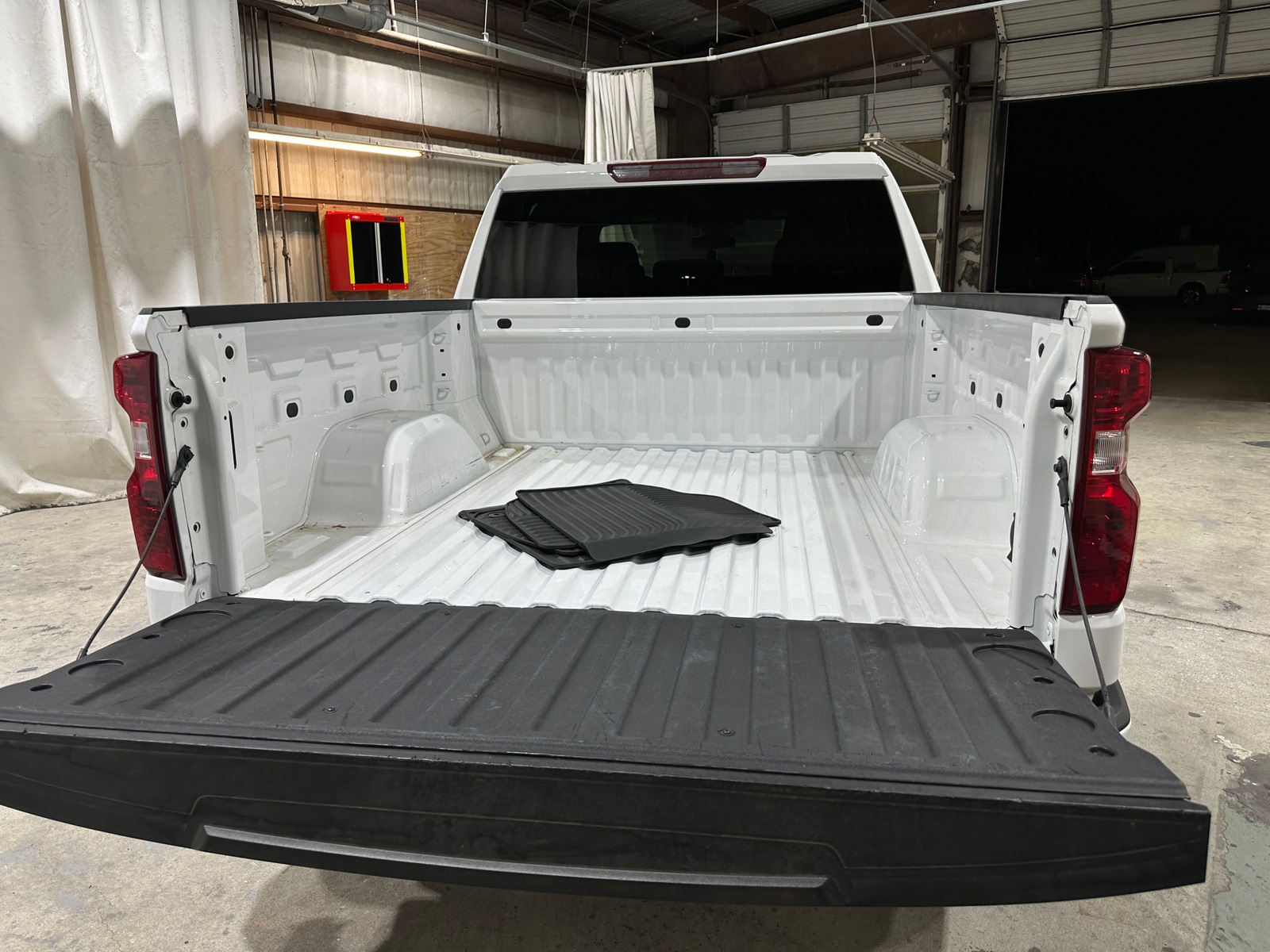 Thumbnail: 2025 Chevrolet Silverado 1500 - 7
