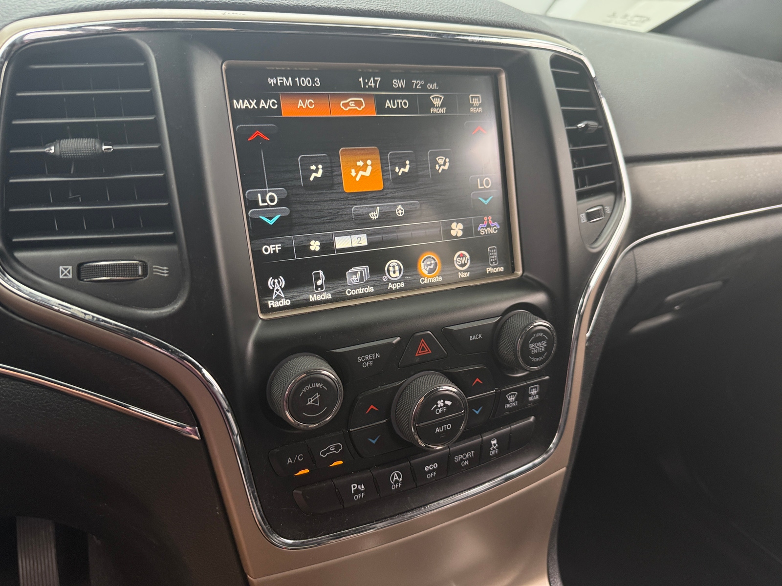 Thumbnail: 2017 Jeep Grand Cherokee - 3