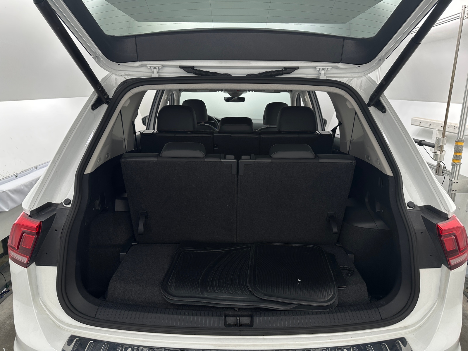 Thumbnail: 2024 Volkswagen Tiguan - 6