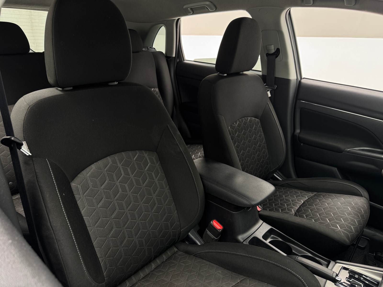 Thumbnail: 2022 Mitsubishi Outlander Sport - 2