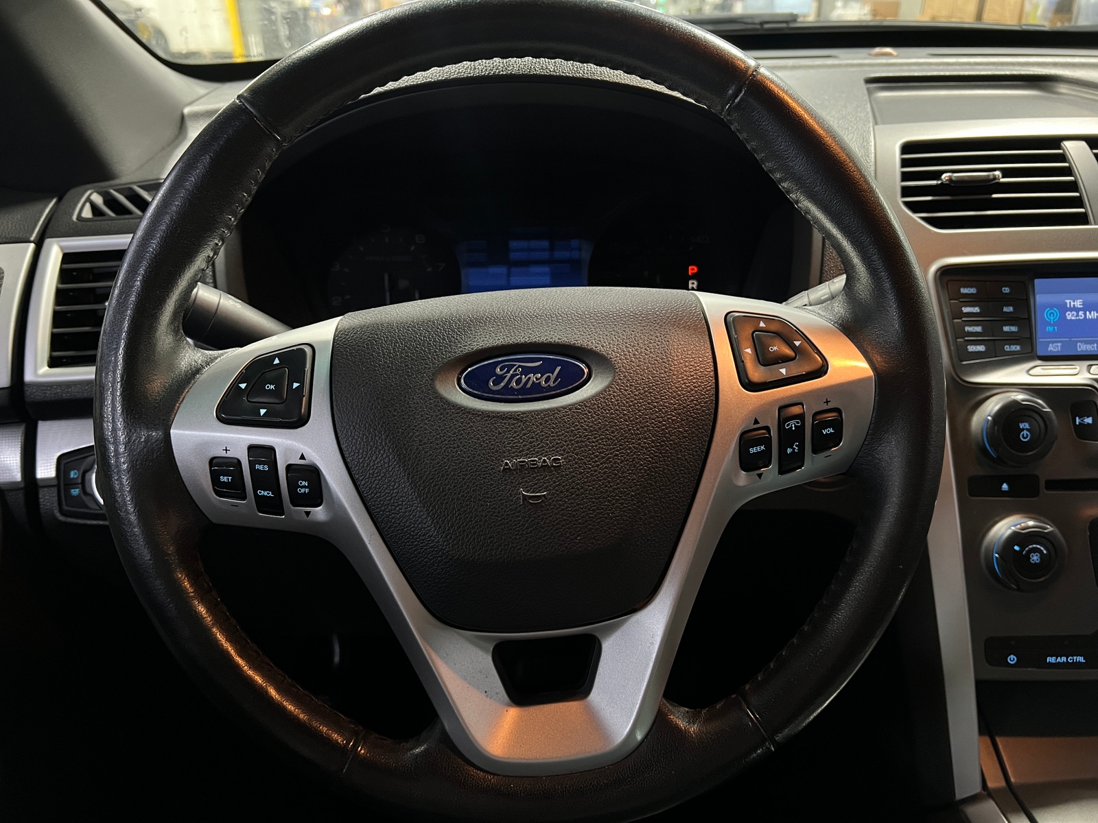 Thumbnail: 2015 Ford Explorer - 5