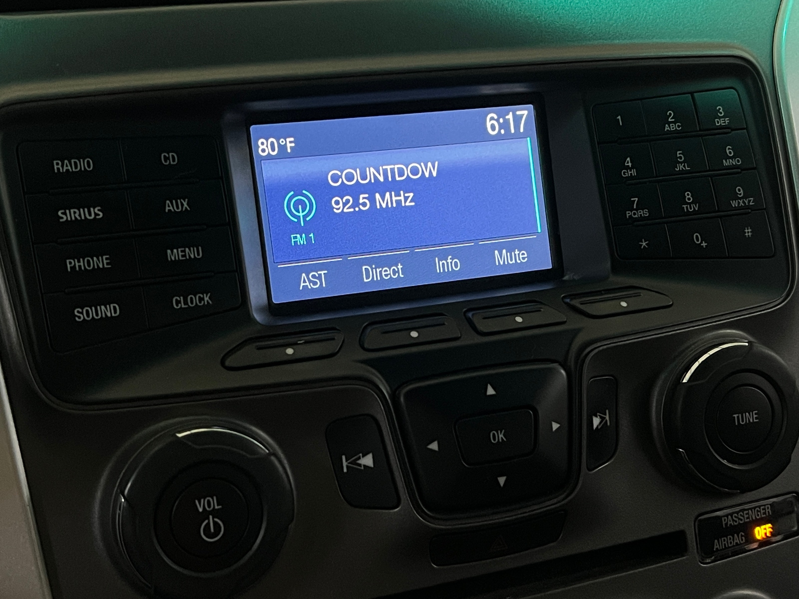 Thumbnail: 2015 Ford Explorer - 4