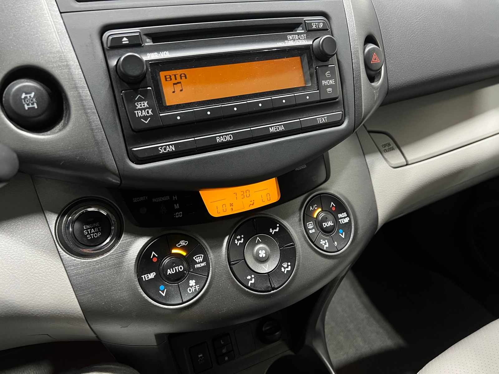 Thumbnail: 2012 Toyota RAV4 - 4
