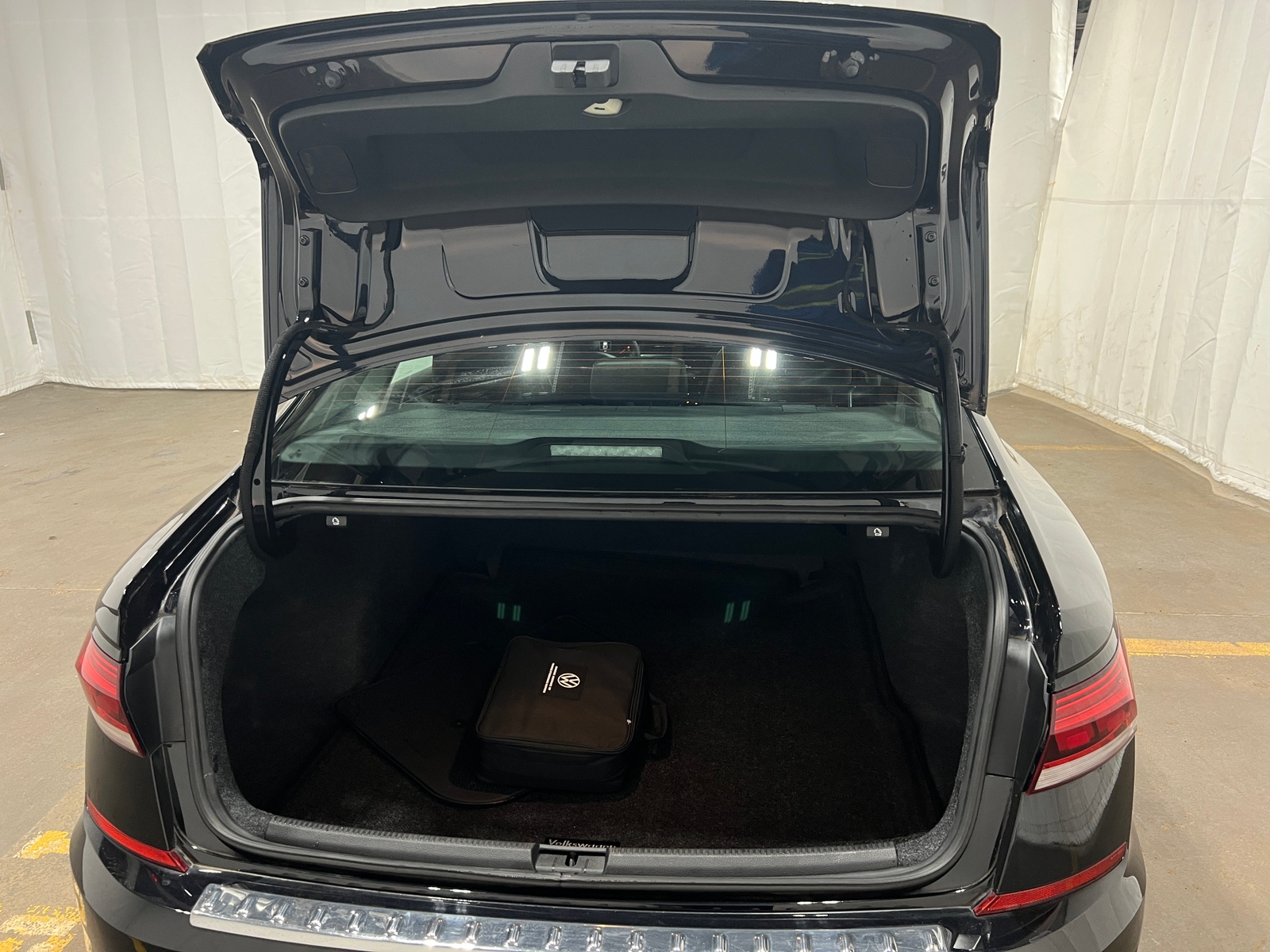 Thumbnail: 2021 Volkswagen Passat - 6