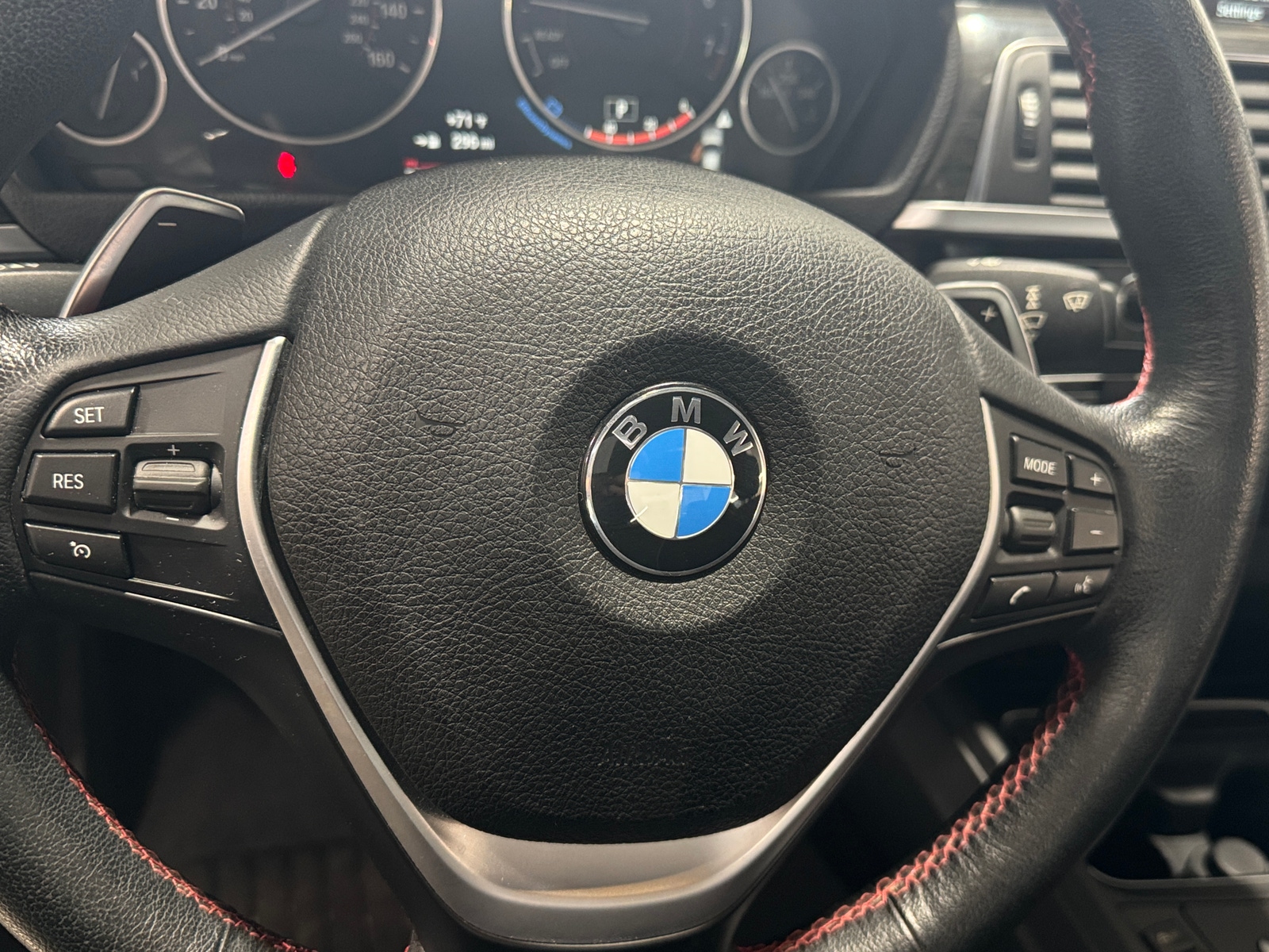 Thumbnail: 2016 BMW 3 Series - 4