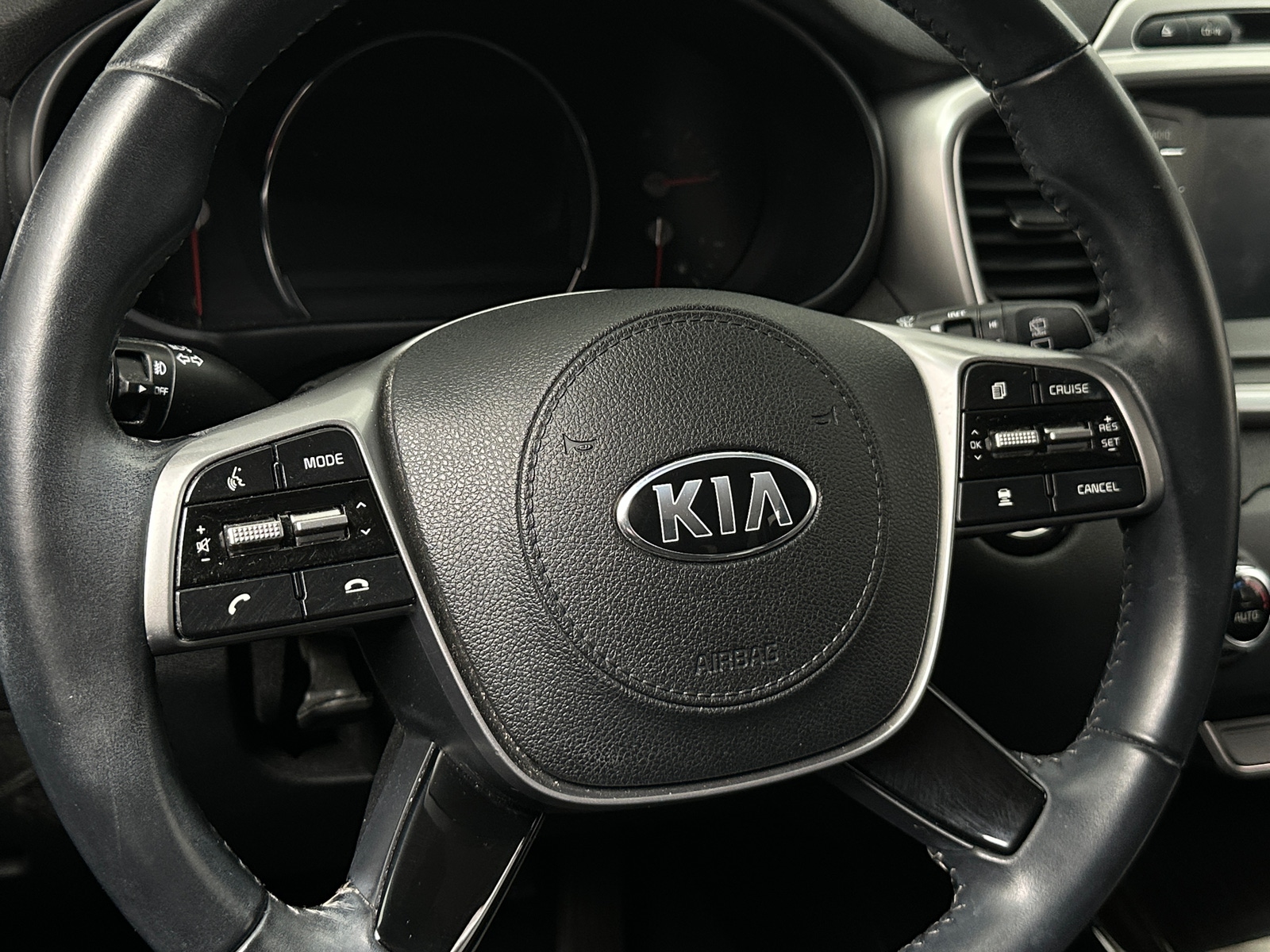 Thumbnail: 2019 Kia Sorento - 4