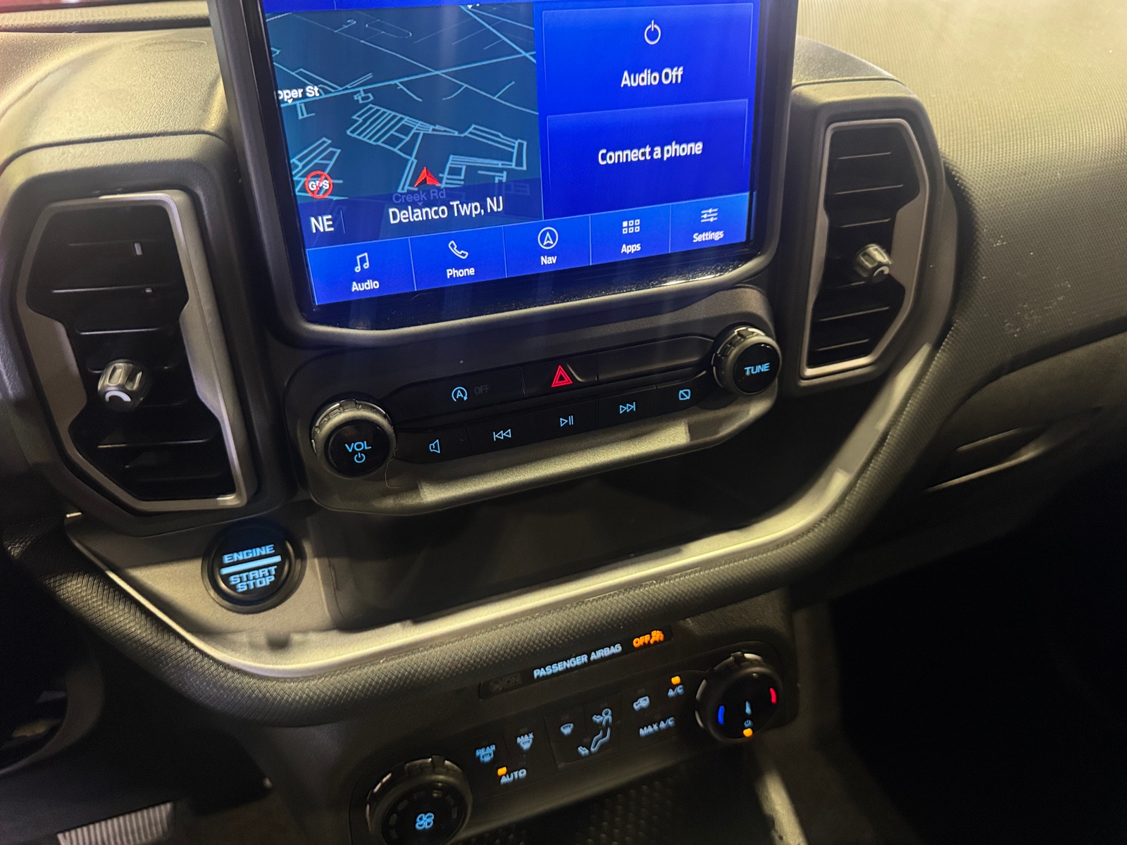 Thumbnail: 2022 Ford Bronco Sport - 4