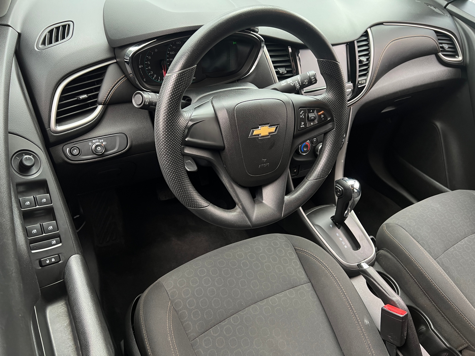 Thumbnail: 2017 Chevrolet Trax - 3