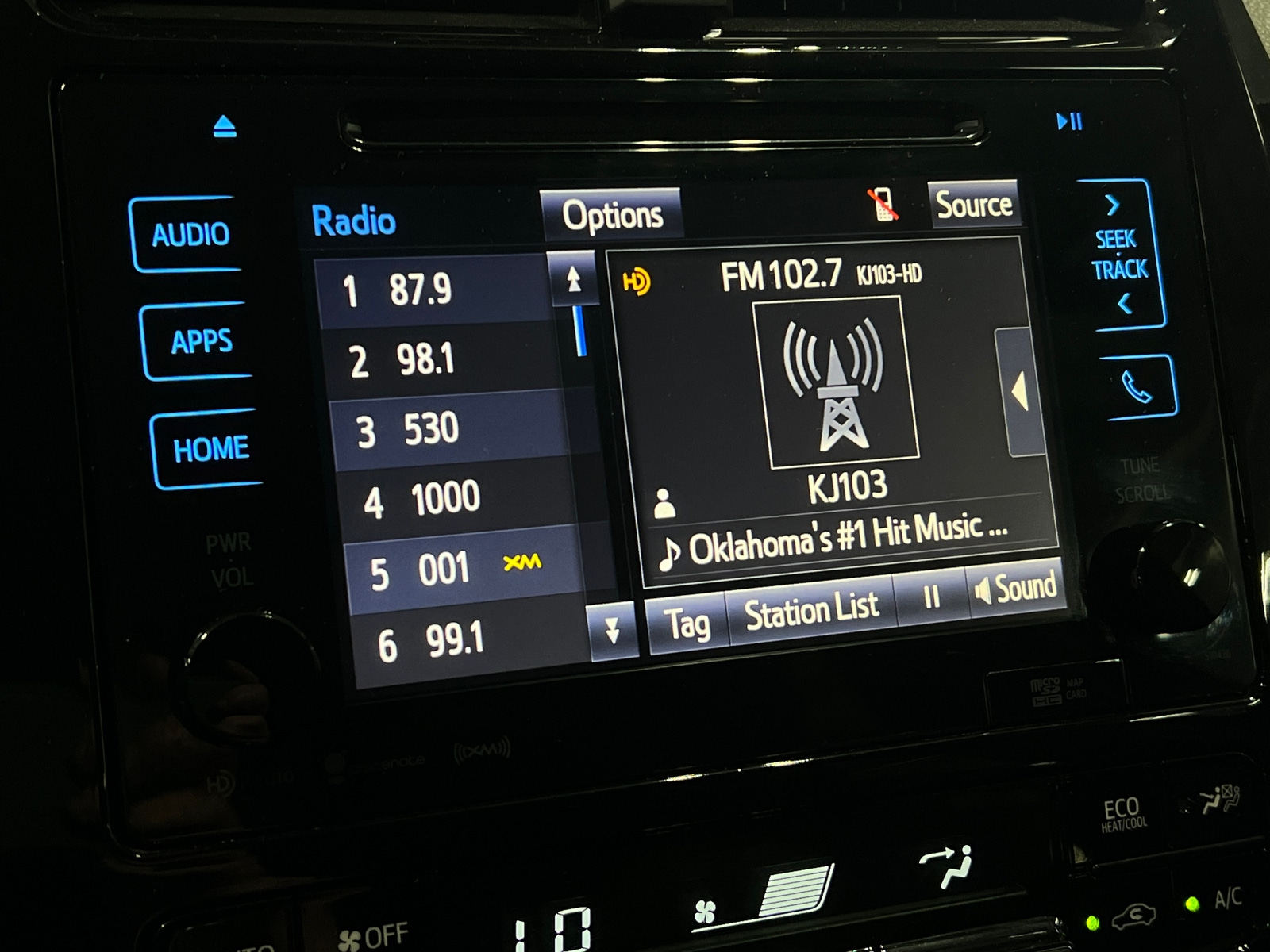 Thumbnail: 2019 Toyota Prius Prime - 4
