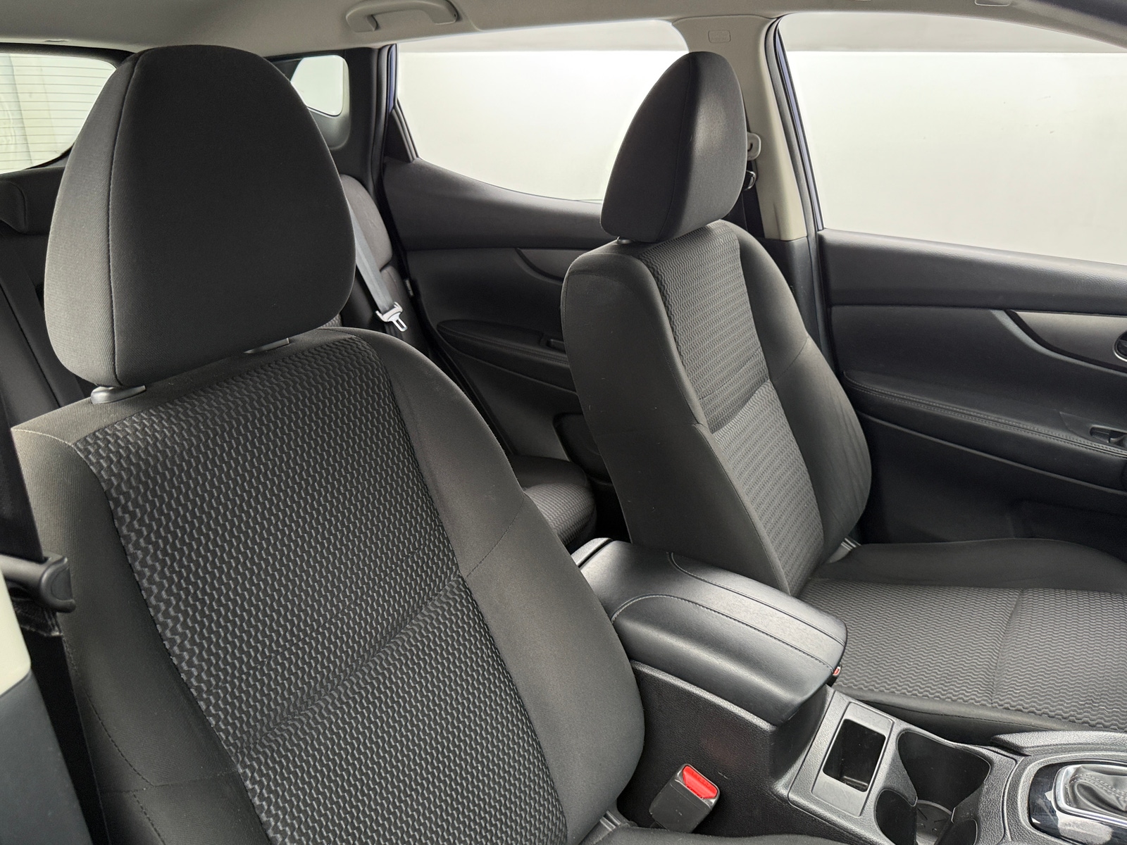 Thumbnail: 2022 Nissan Rogue Sport - 2