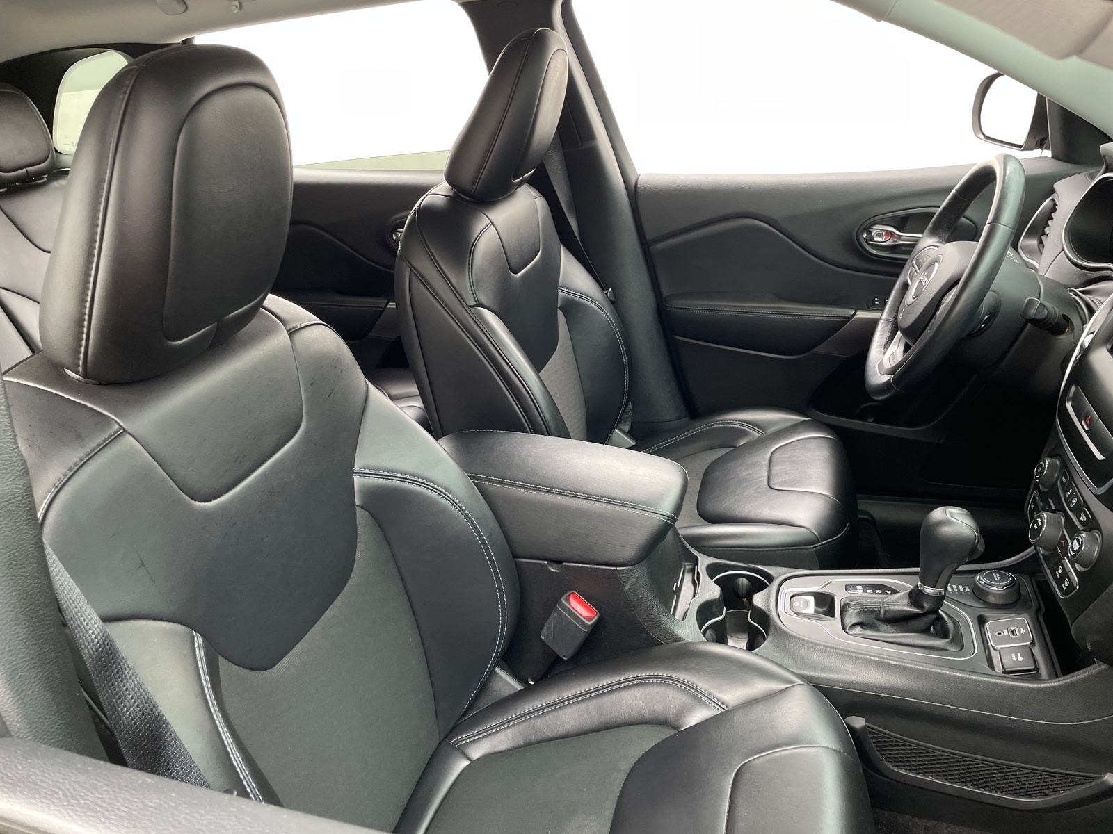 Thumbnail: 2019 Jeep Cherokee - 2