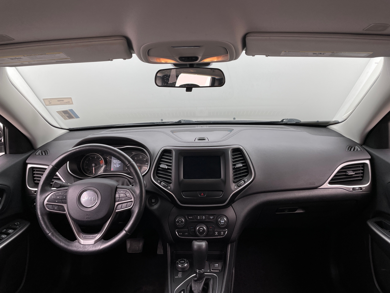 Thumbnail: 2019 Jeep Cherokee - 3