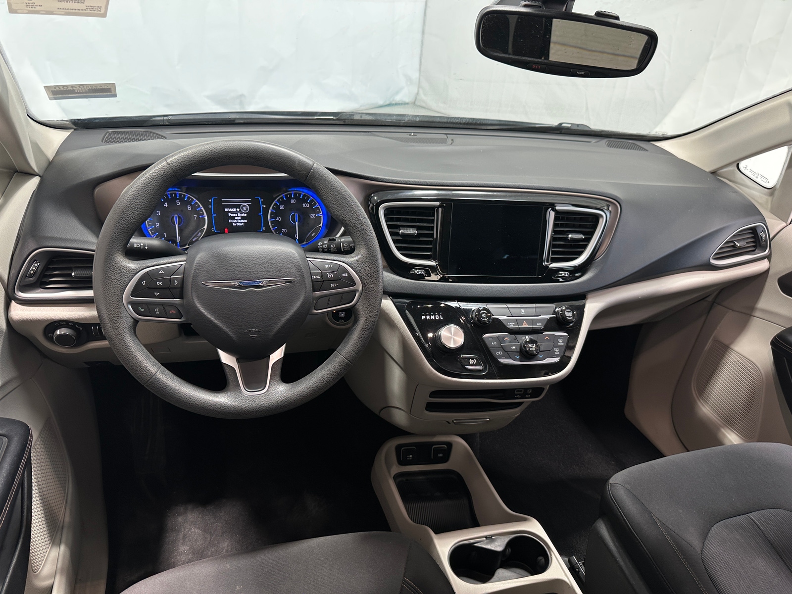 Thumbnail: 2017 Chrysler Pacifica - 3