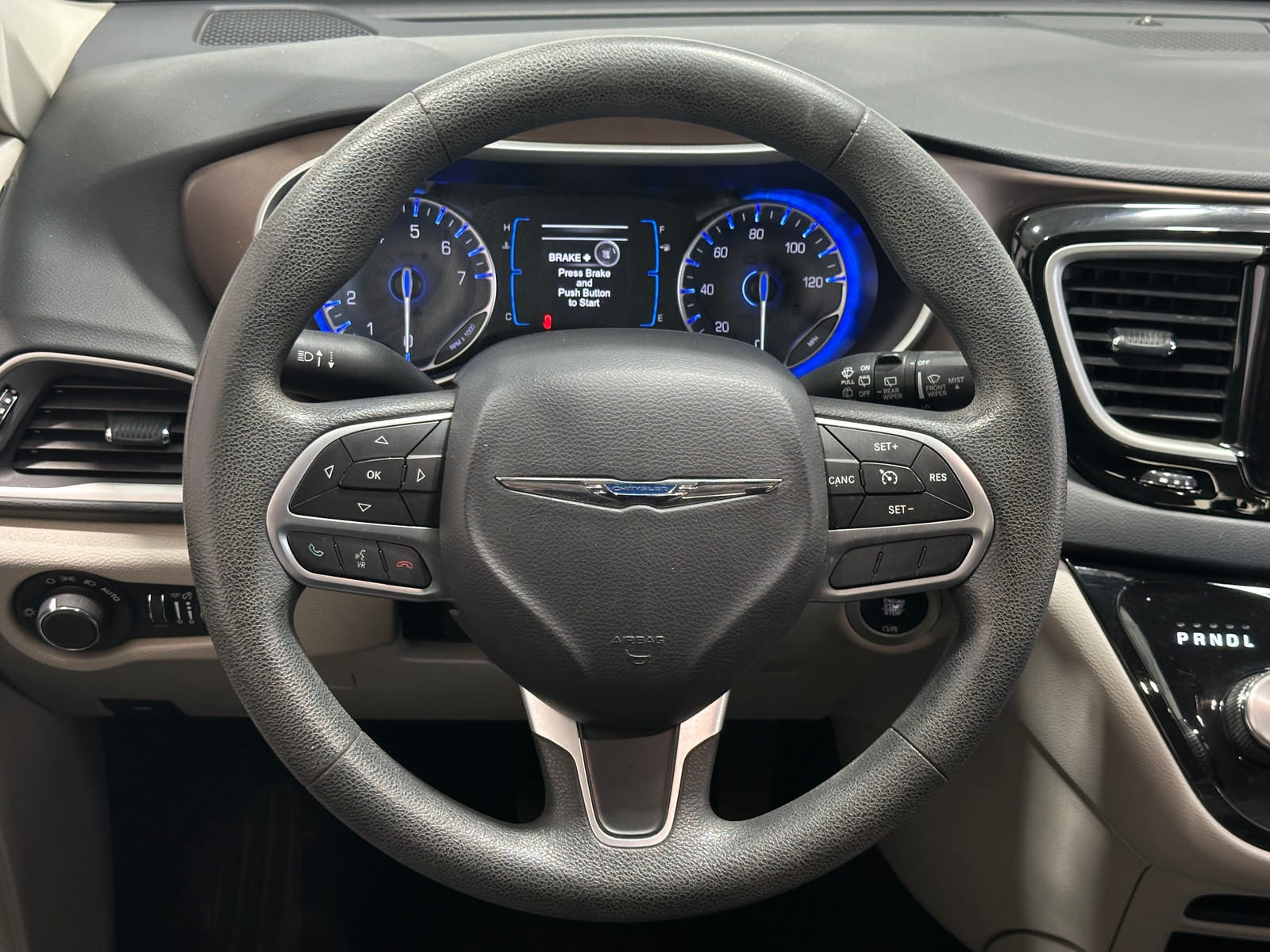 Thumbnail: 2017 Chrysler Pacifica - 5