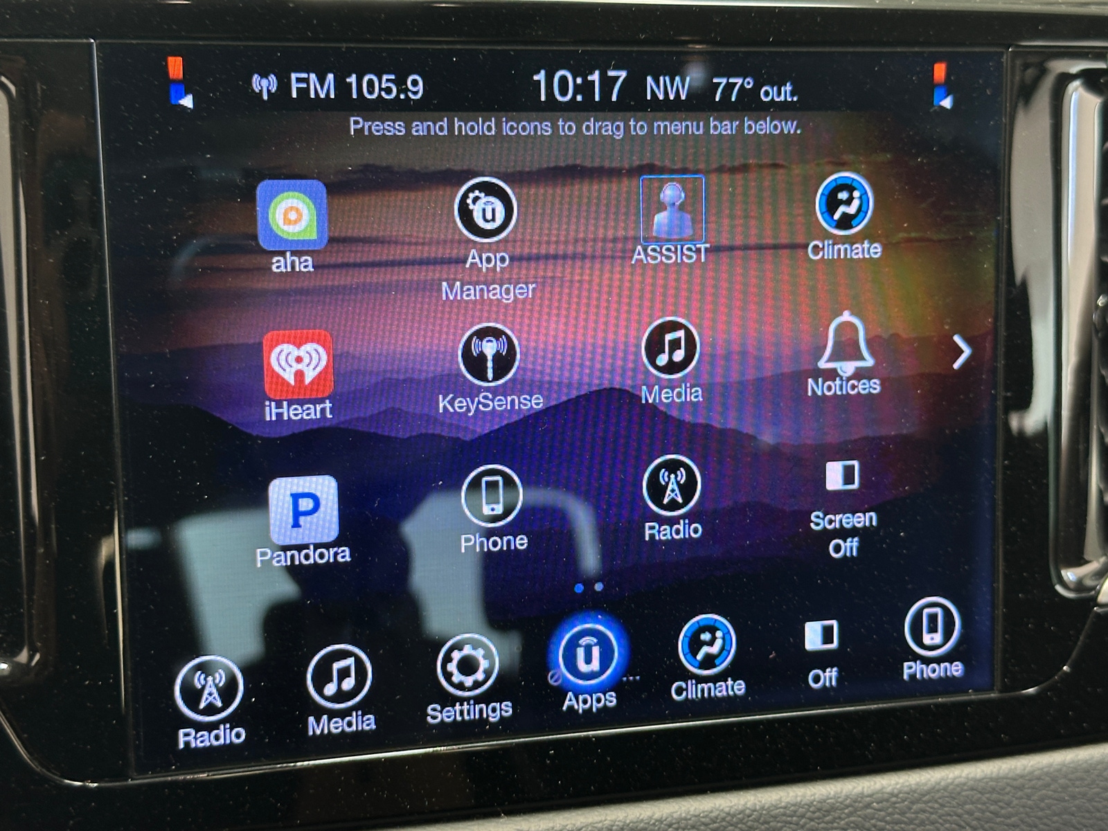 Thumbnail: 2017 Chrysler Pacifica - 4