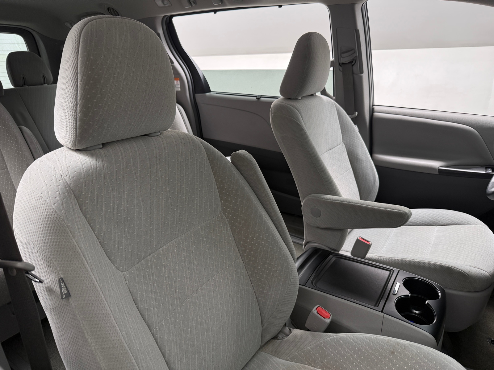 Thumbnail: 2018 Toyota Sienna - 2
