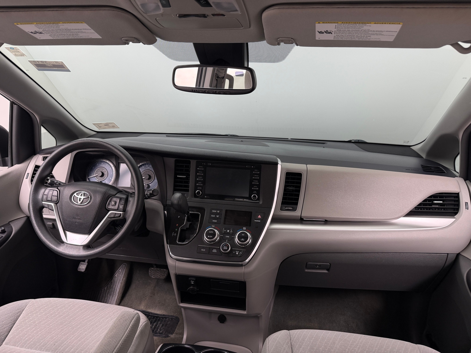 Thumbnail: 2018 Toyota Sienna - 3