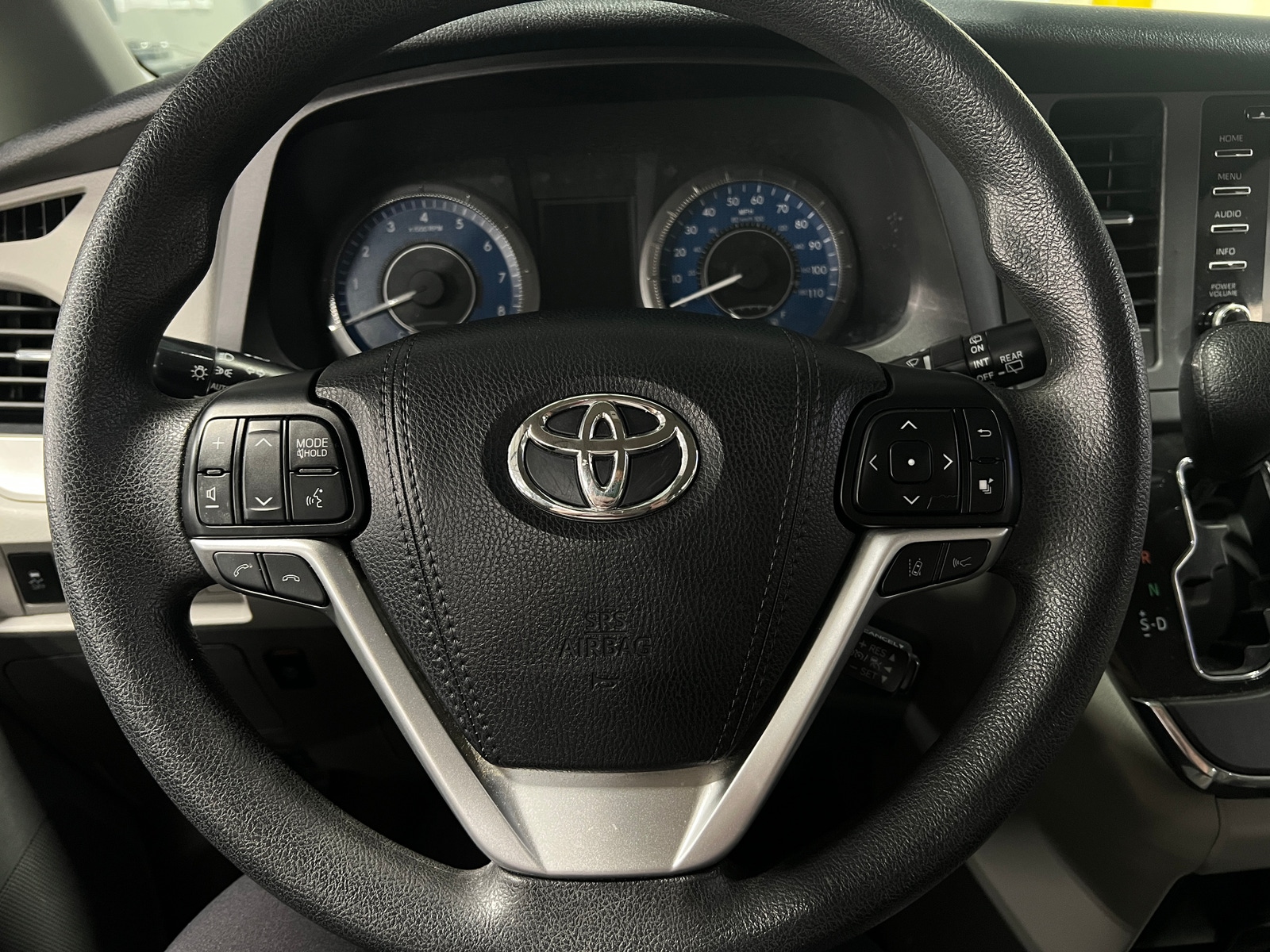 Thumbnail: 2018 Toyota Sienna - 5