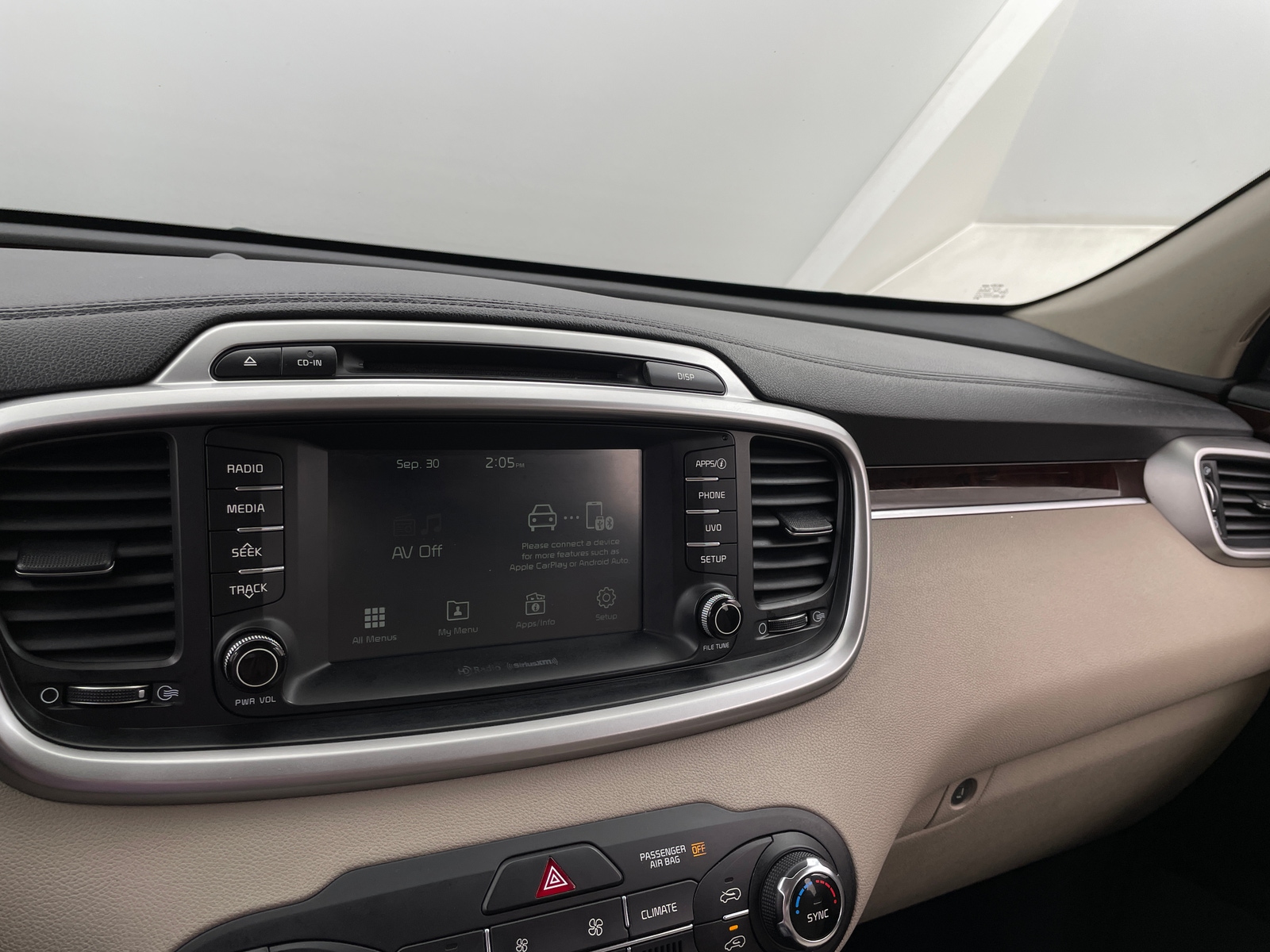Thumbnail: 2017 Kia Sorento - 4