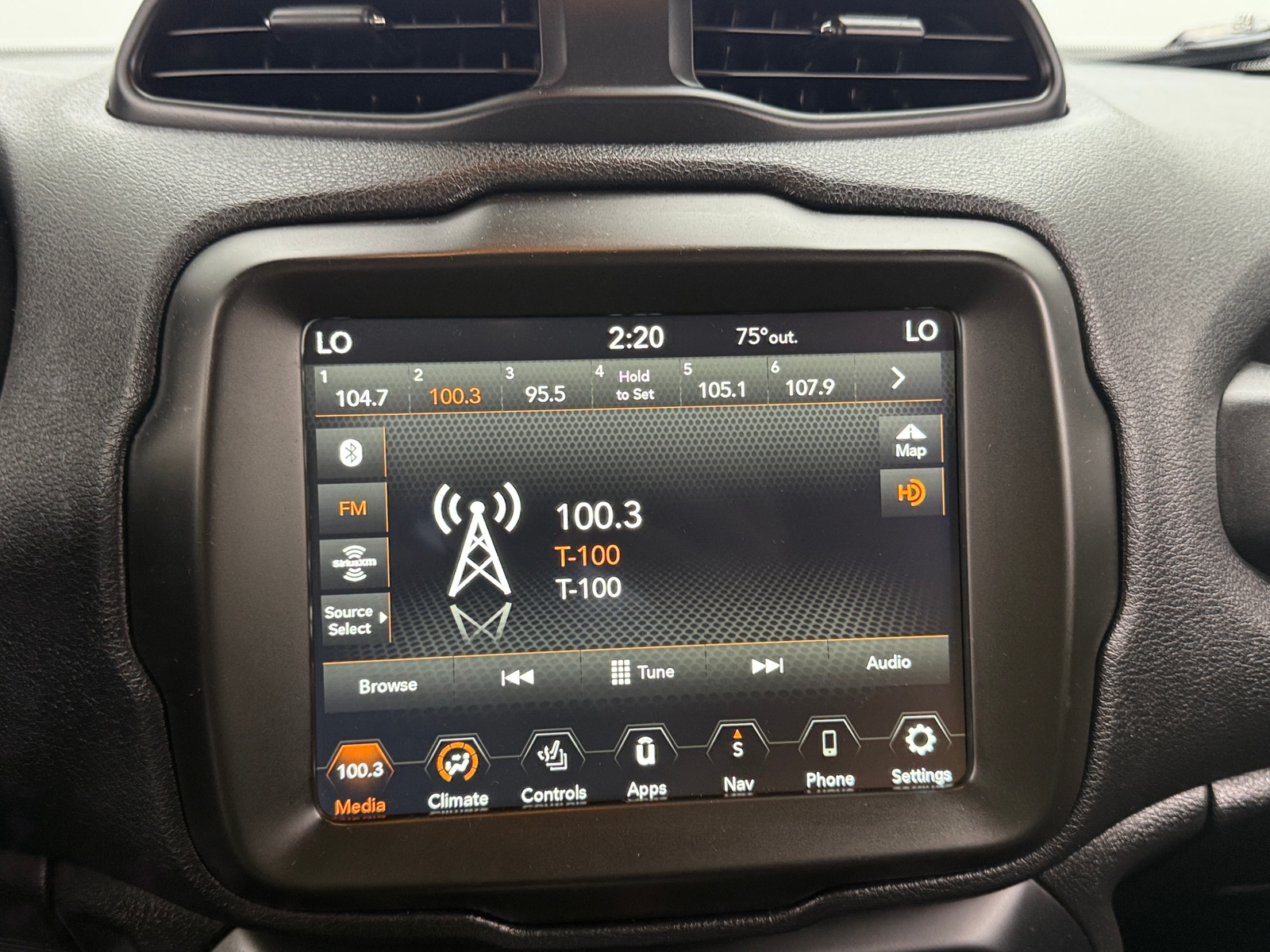 Thumbnail: 2020 Jeep Renegade - 4