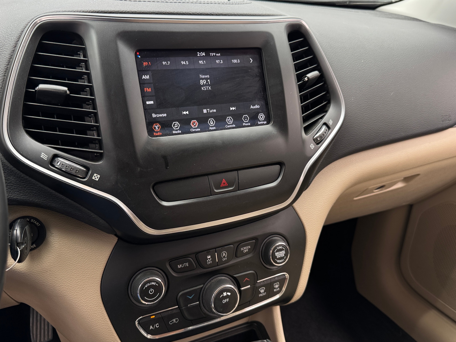 Thumbnail: 2019 Jeep Cherokee - 4