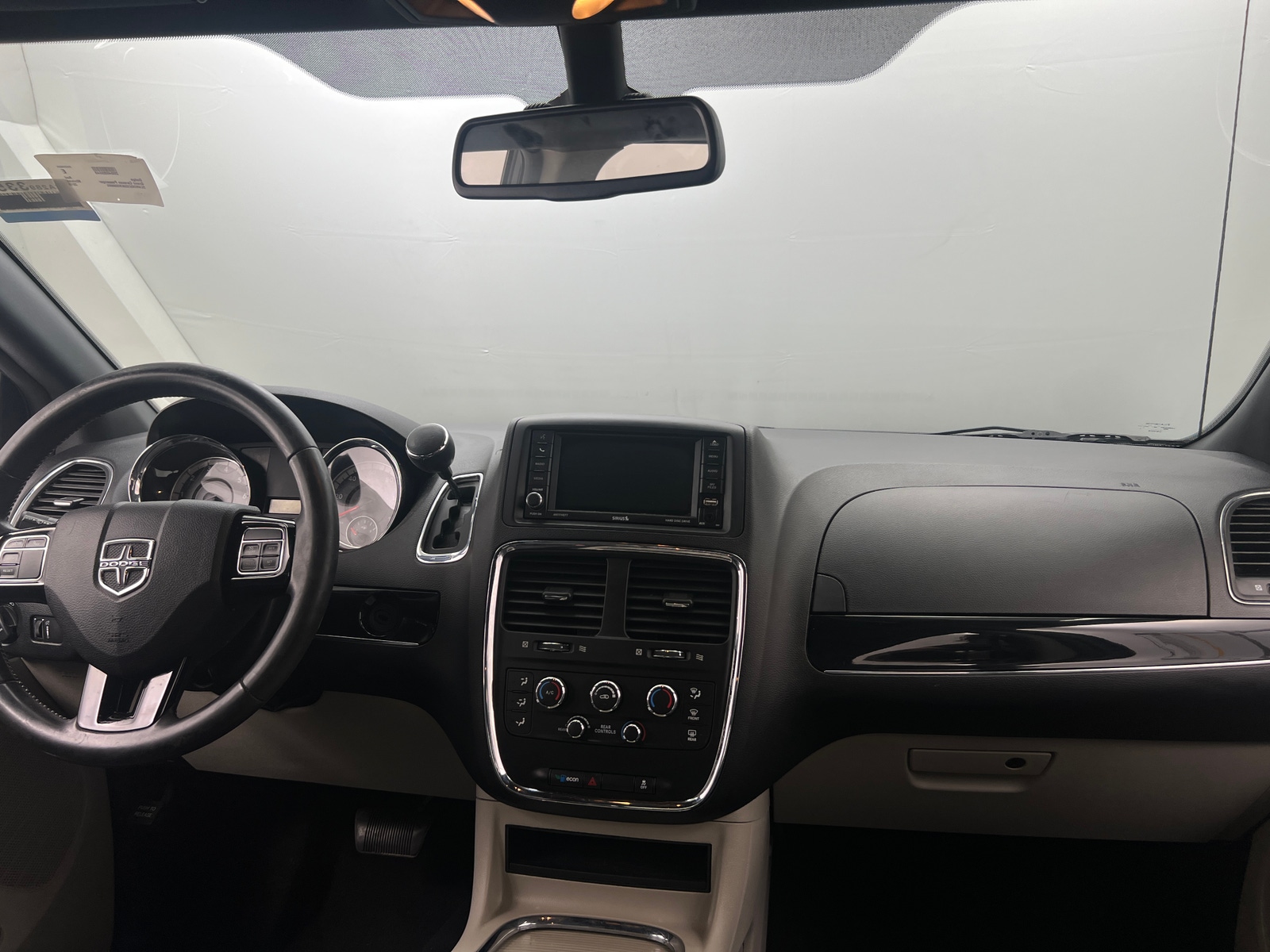 Thumbnail: 2019 Dodge Grand Caravan - 2