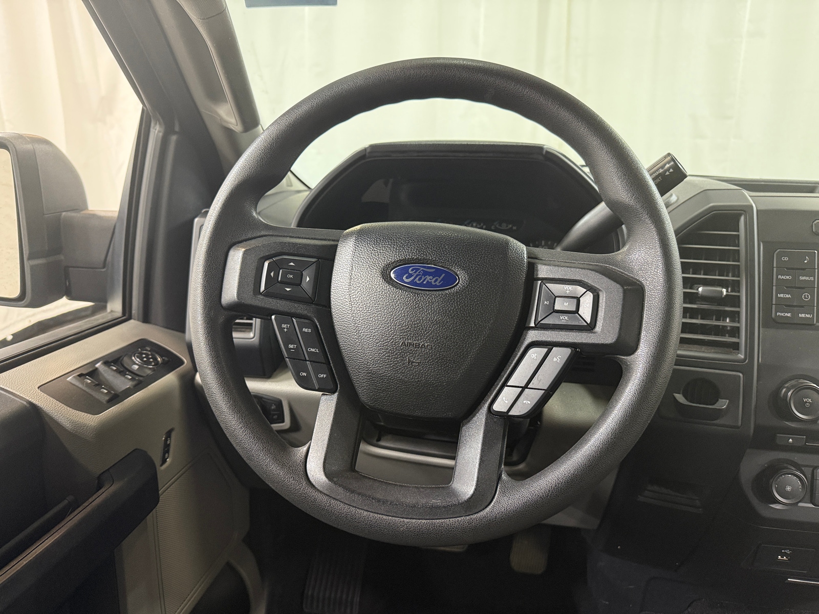 Thumbnail: 2016 Ford Econoline - 5