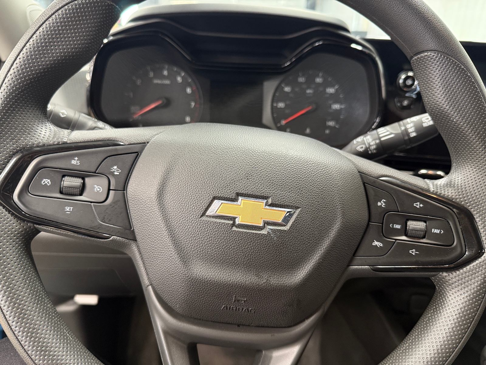 Thumbnail: 2025 Chevrolet Trax - 5