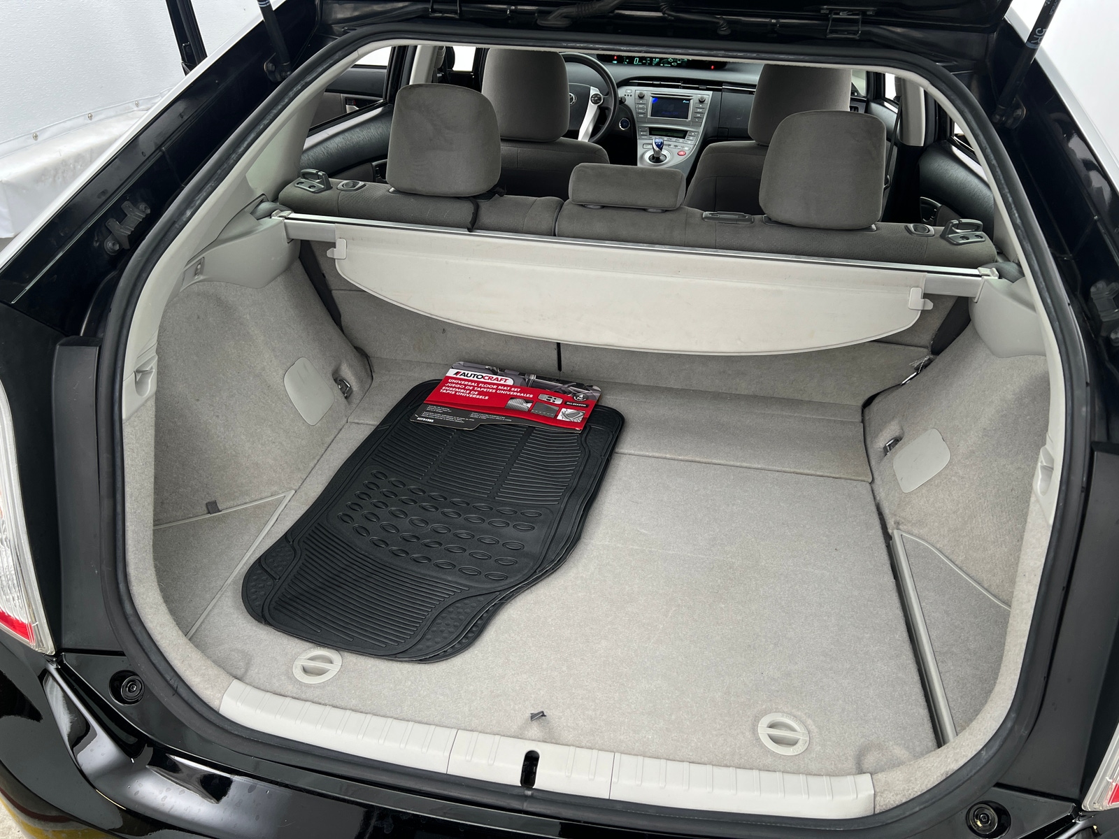 Thumbnail: 2015 Toyota Prius - 7