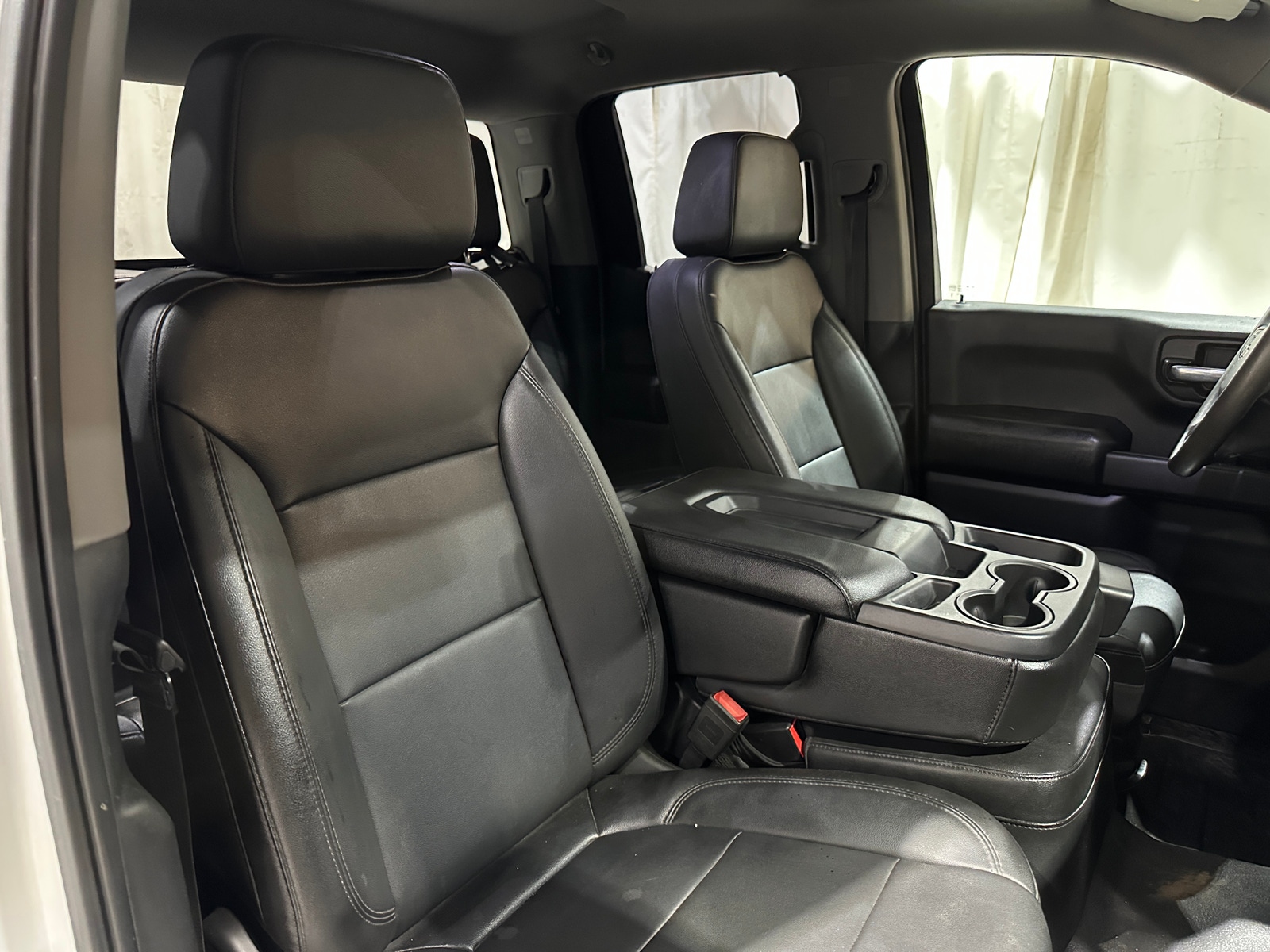 Thumbnail: 2020 Chevrolet Silverado 1500 - 2