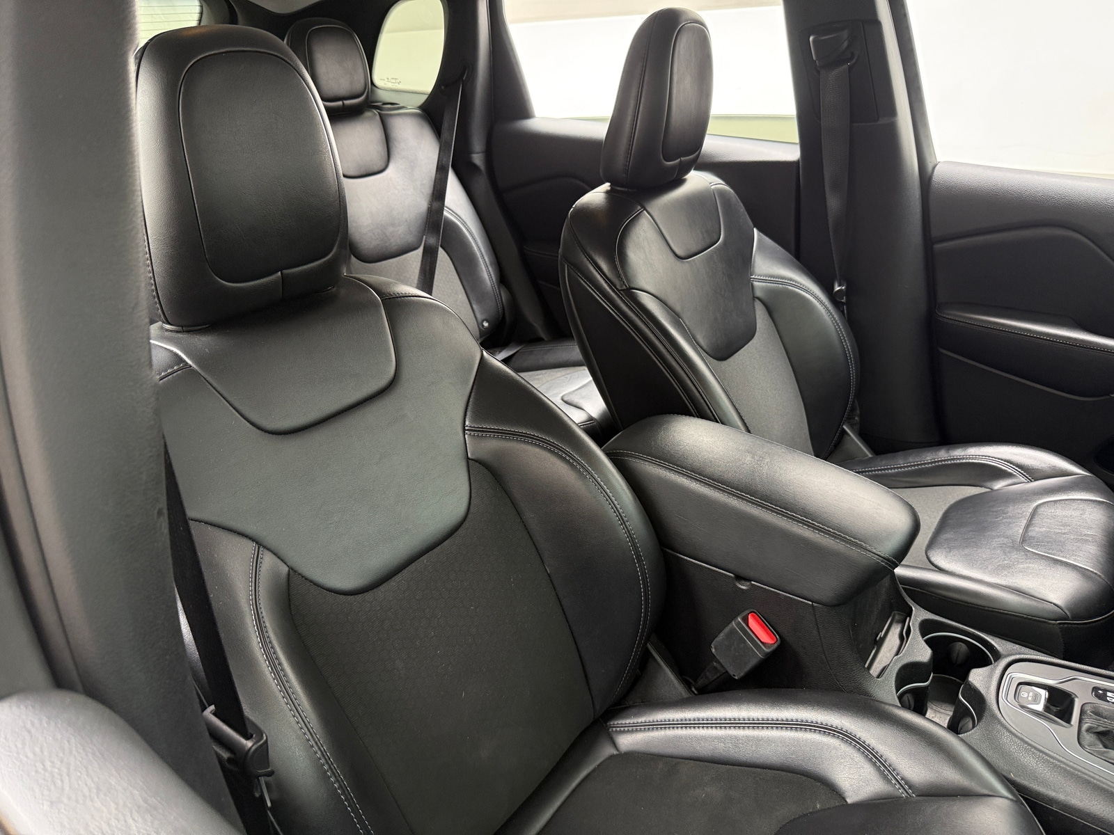 Thumbnail: 2019 Jeep Cherokee - 2