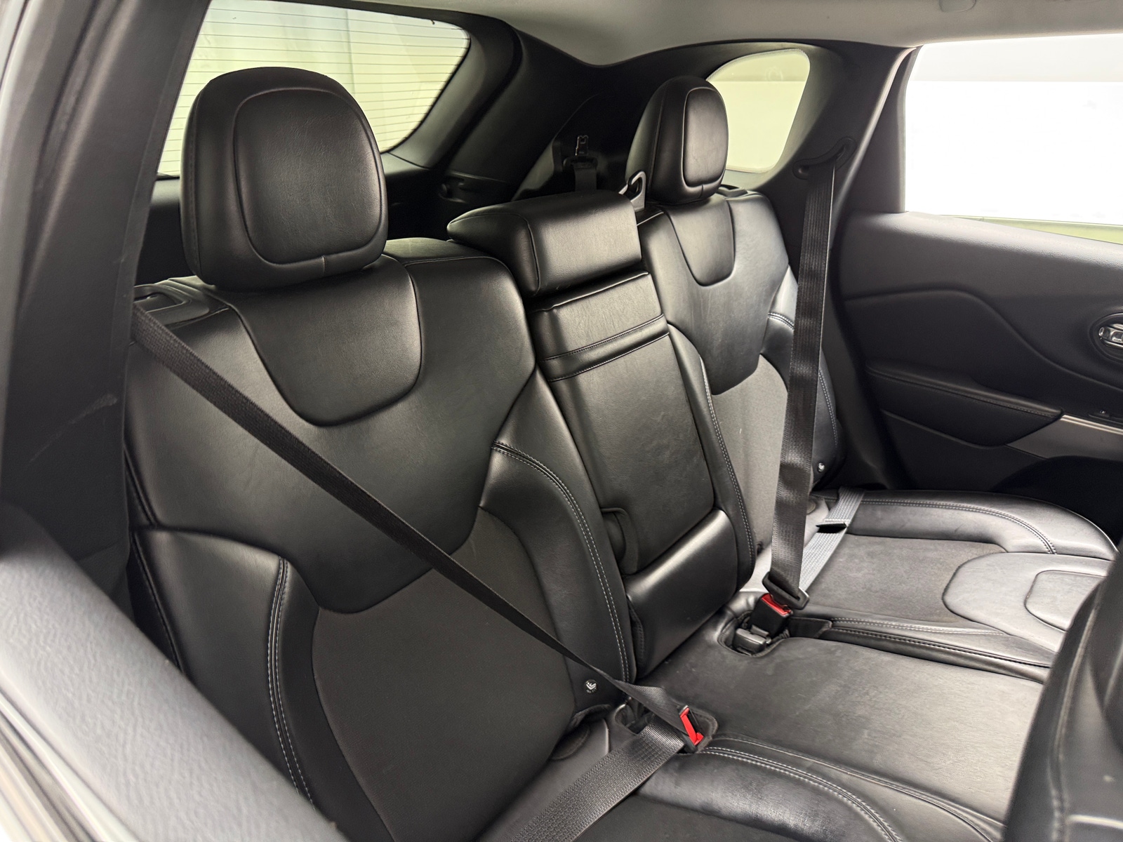 Thumbnail: 2019 Jeep Cherokee - 6