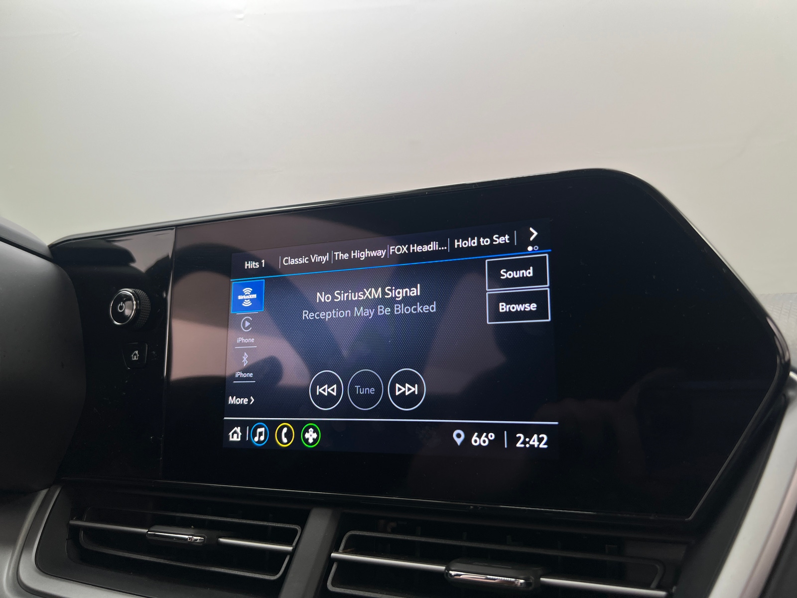 Thumbnail: 2025 Chevrolet Trax - 4