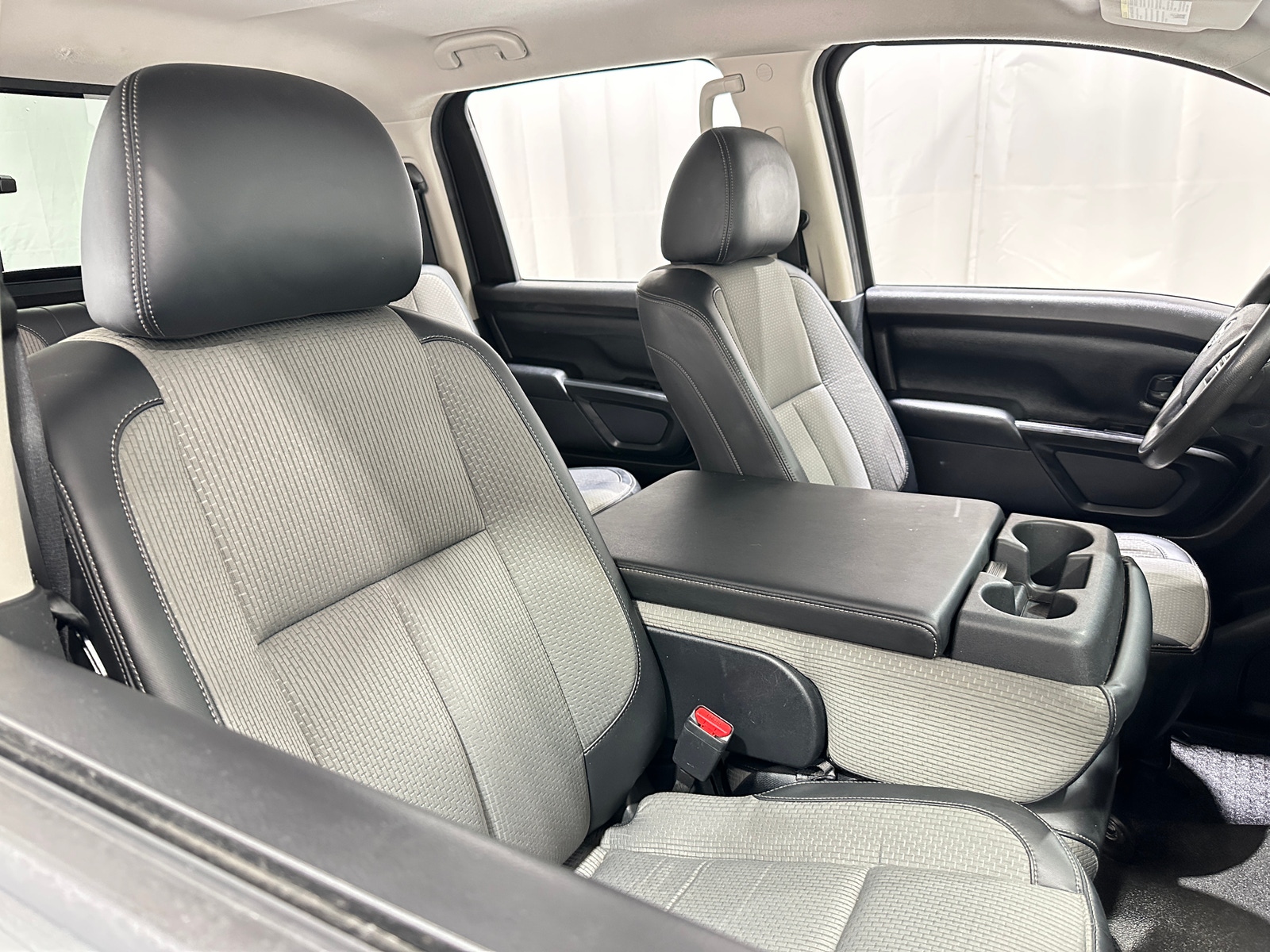 Thumbnail: 2017 Nissan Titan - 2
