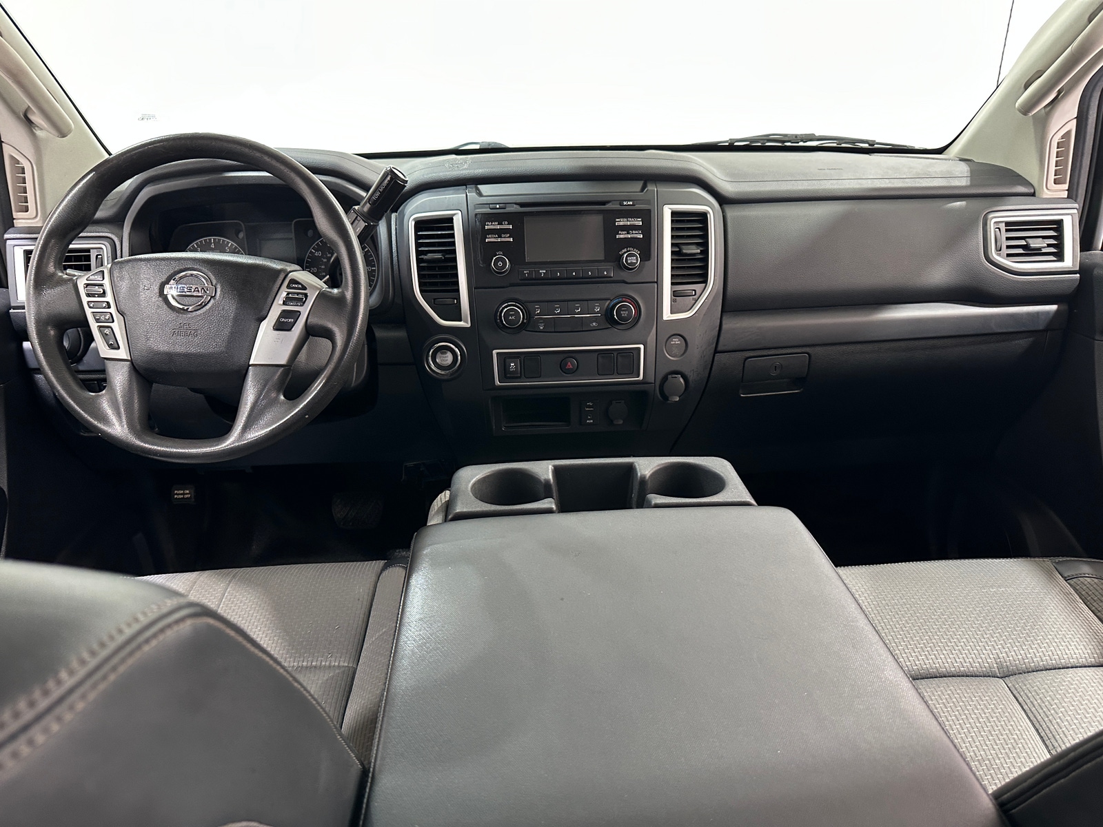 Thumbnail: 2017 Nissan Titan - 3