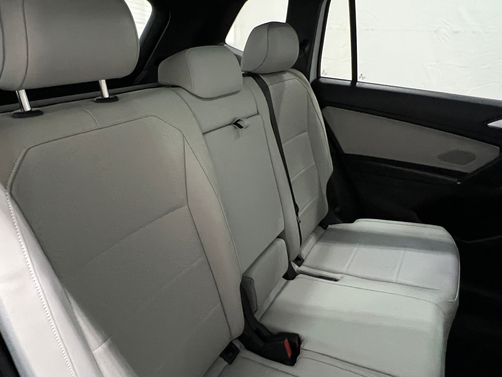 Thumbnail: 2020 Volkswagen Tiguan - 5