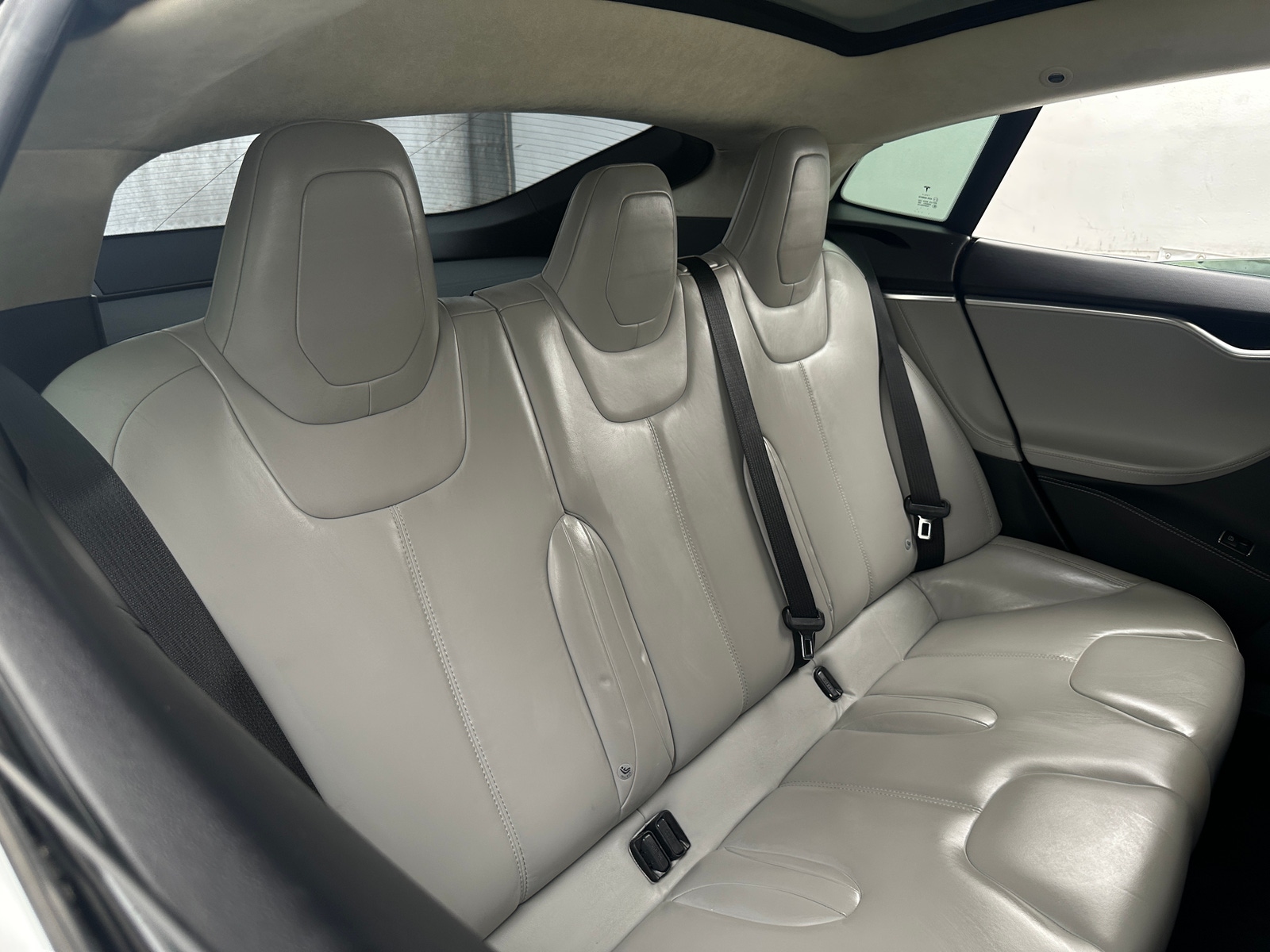 Thumbnail: 2015 Tesla Model S - 5