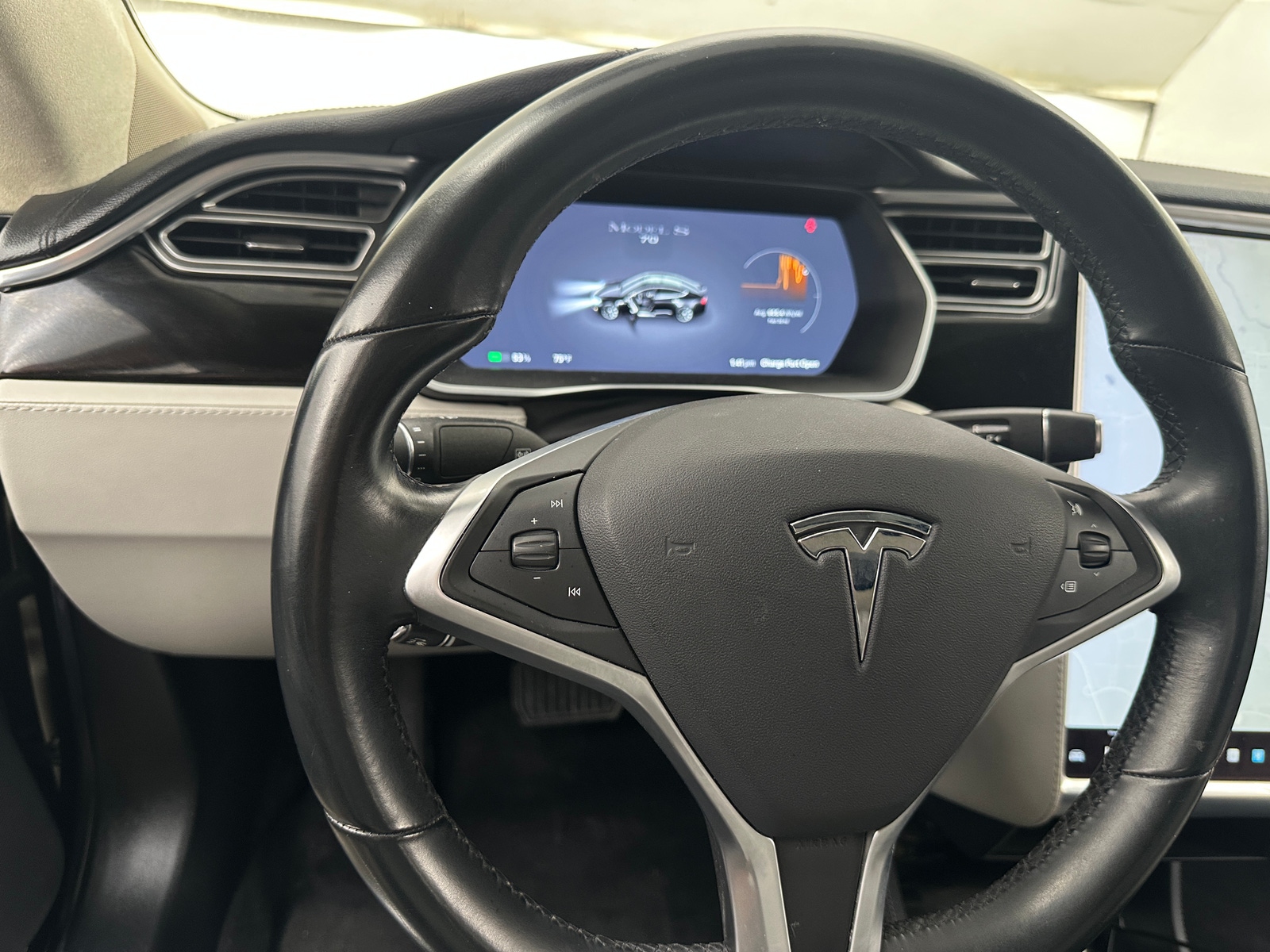 Thumbnail: 2015 Tesla Model S - 4