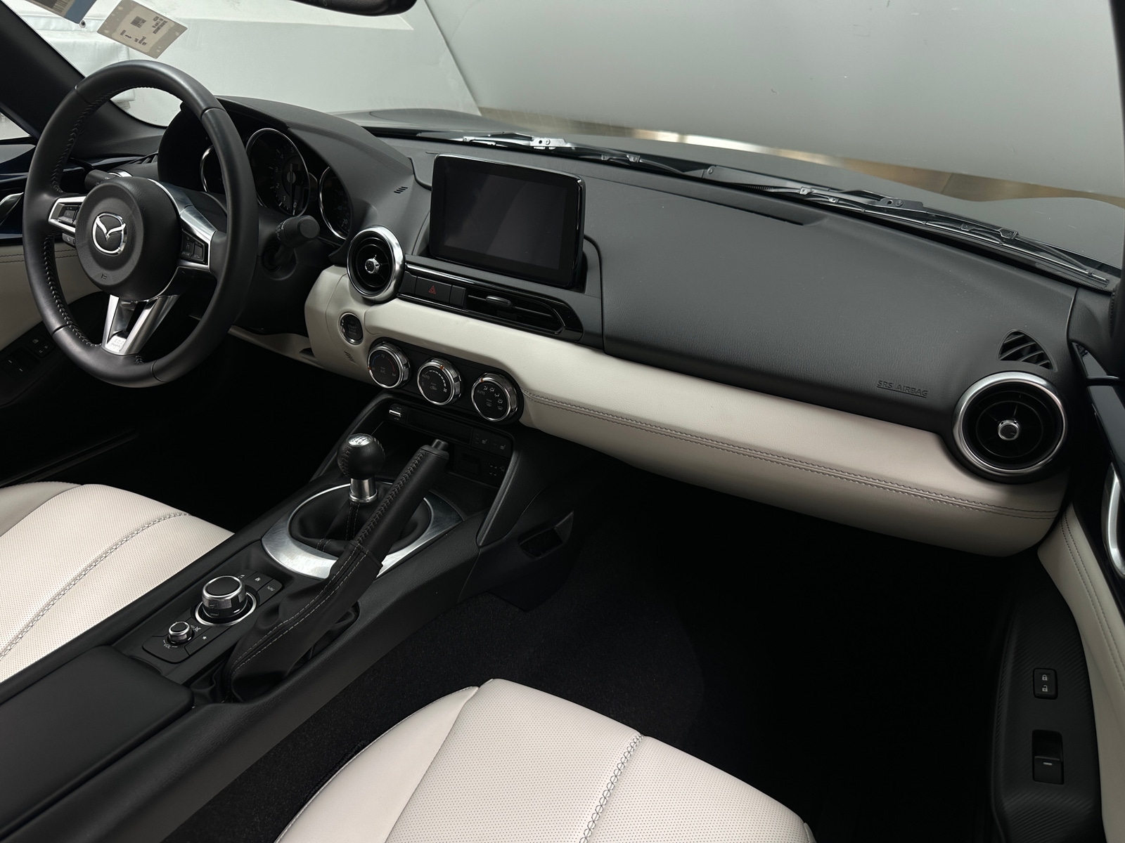 Thumbnail: 2021 Mazda MX-5 Miata - 2
