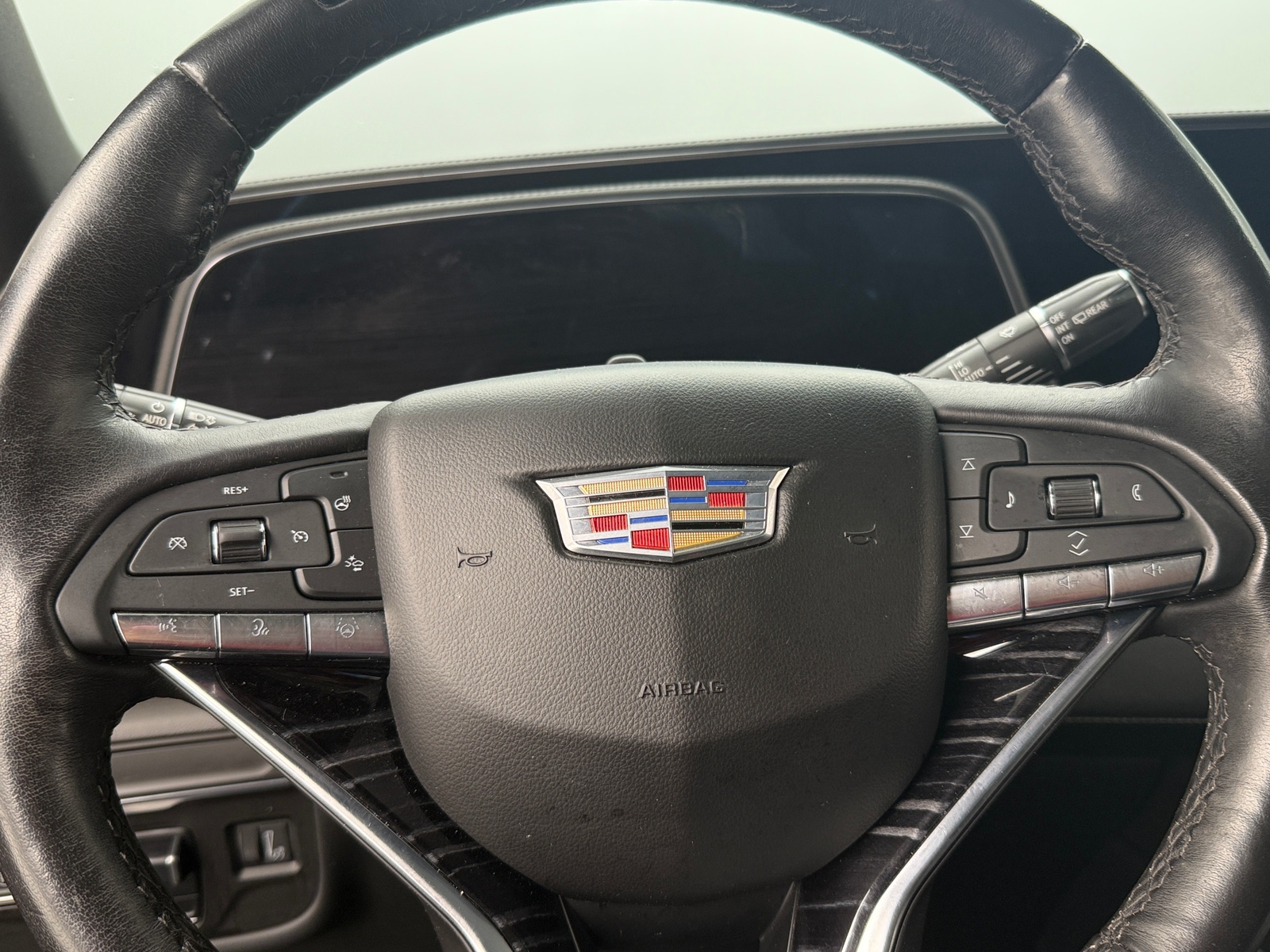 Thumbnail: 2022 Cadillac Escalade - 4