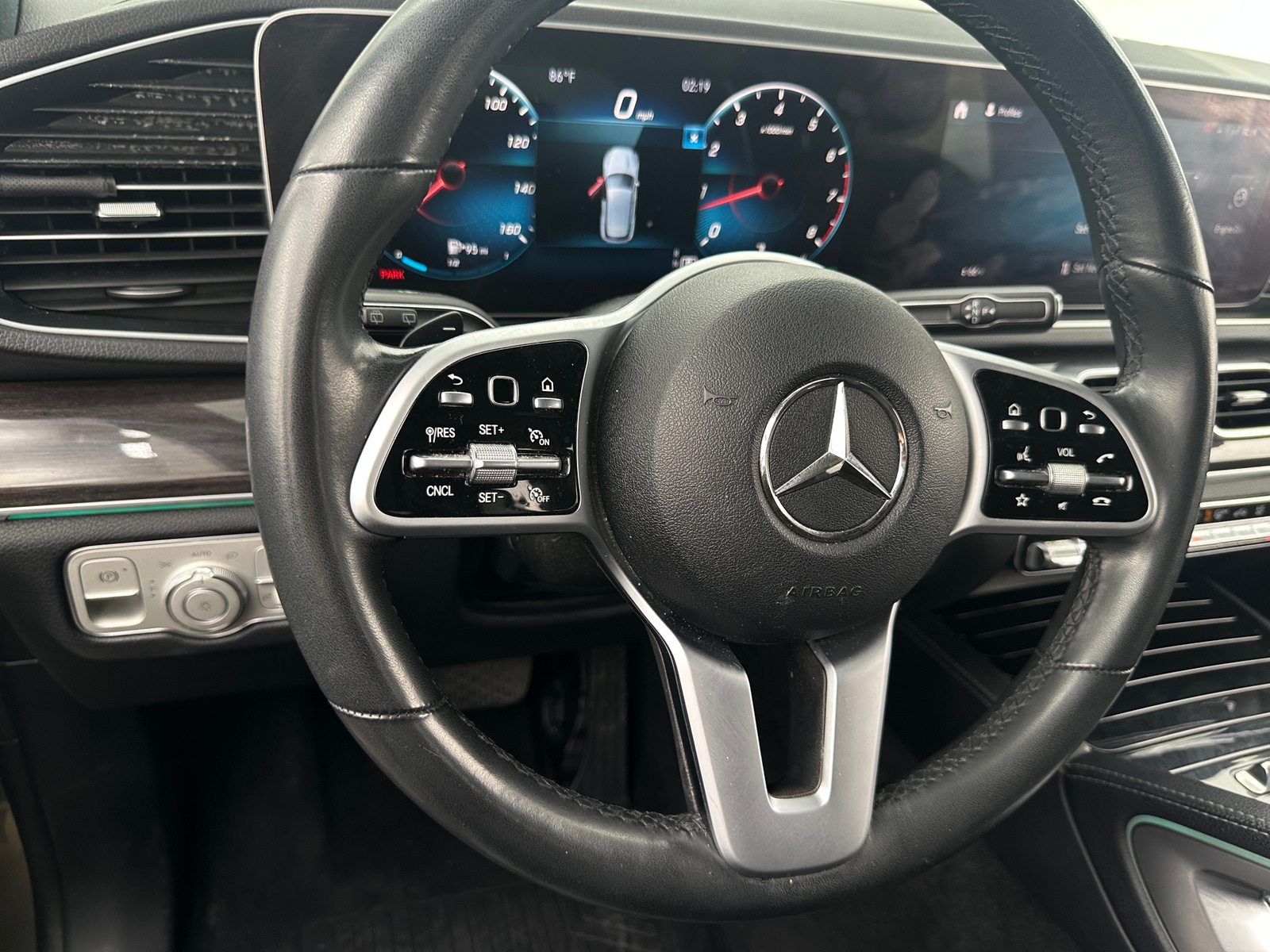 Thumbnail: 2020 Mercedes-Benz GLE - 4