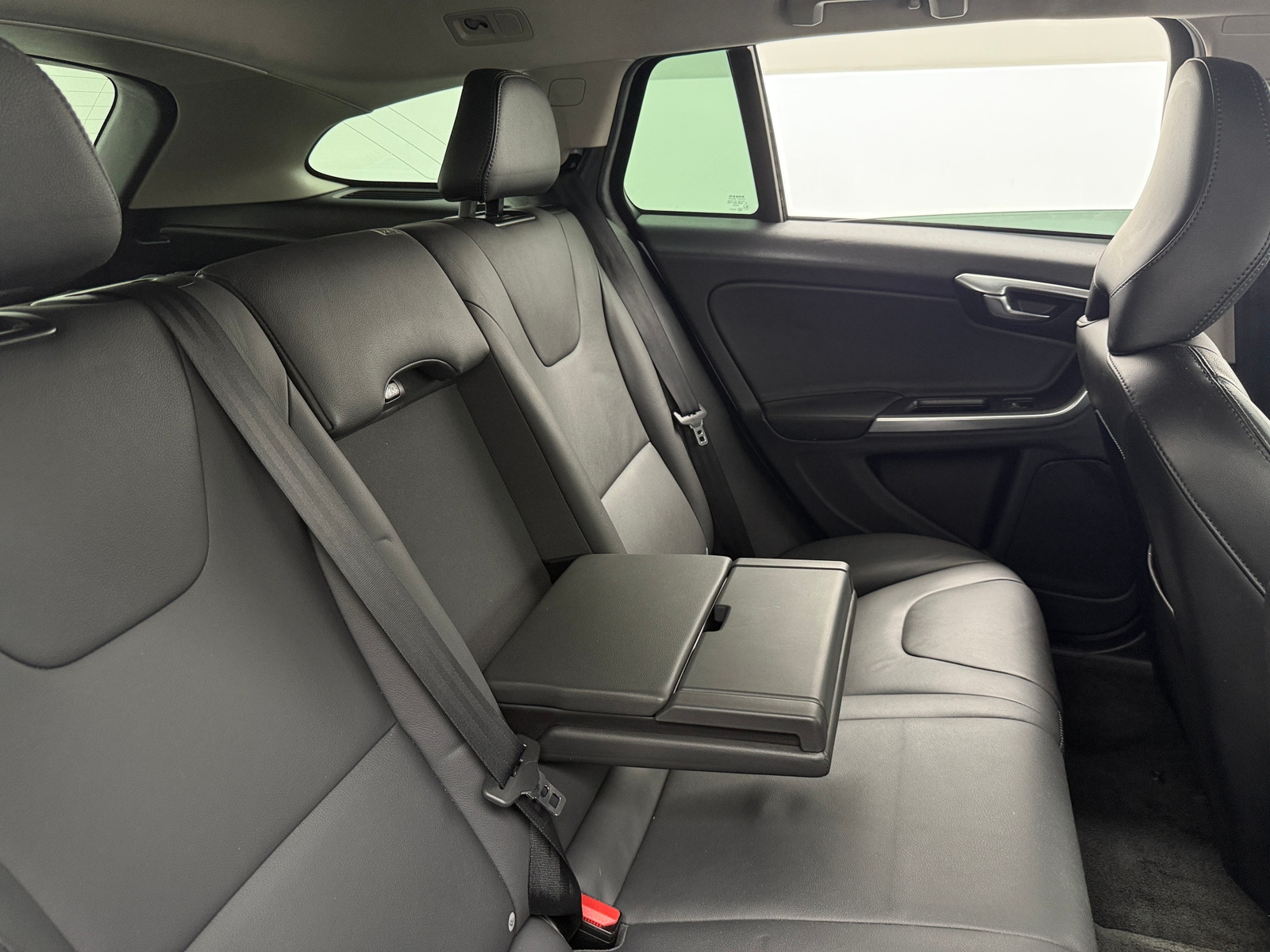 Thumbnail: 2018 Volvo V60 - 5